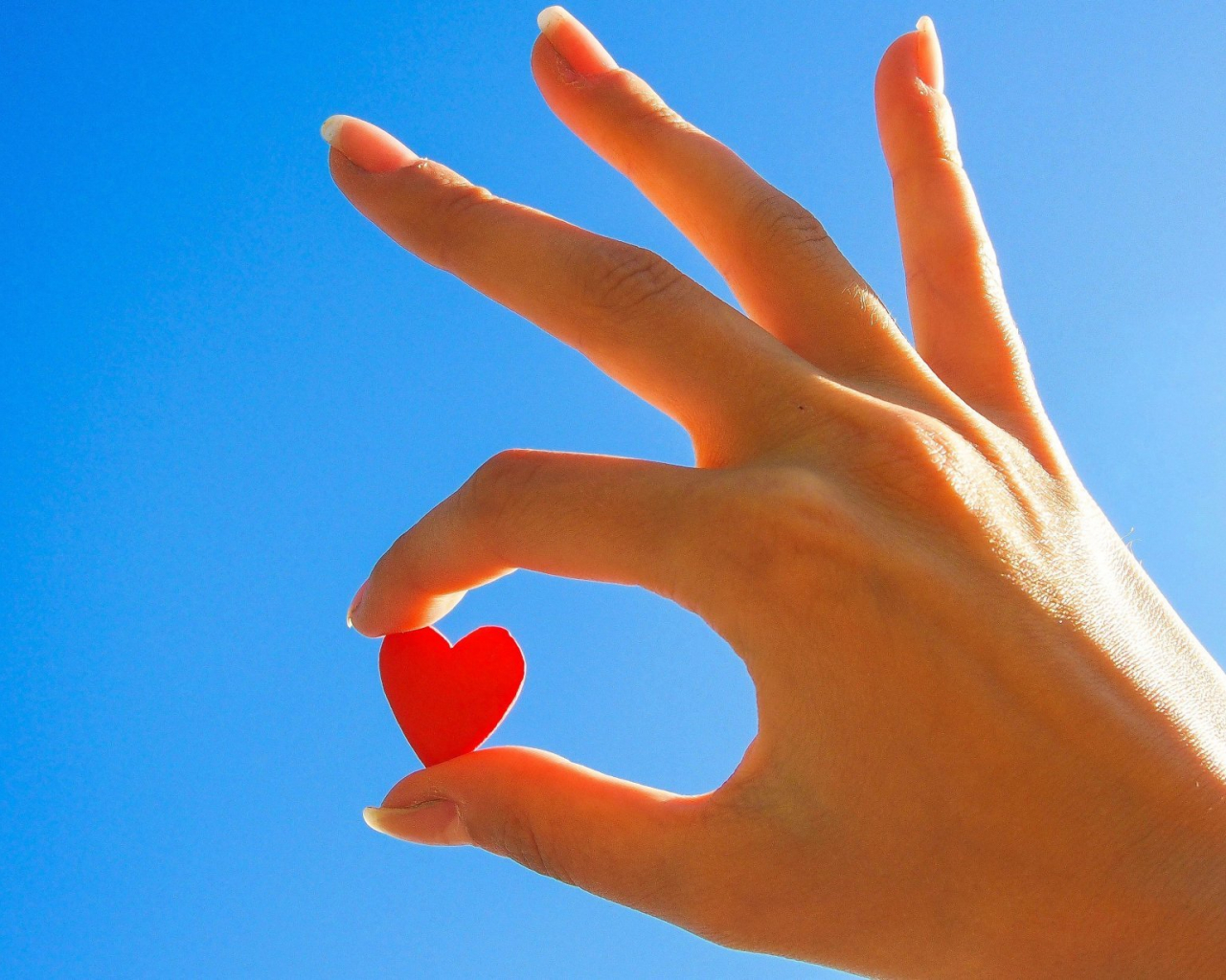 Free download mood girl hand heart pink sky love blue wallpaper widescreen full [1920x1227] for your Desktop, Mobile & Tablet. Explore Girl And Boy Hands Love Wallpaper