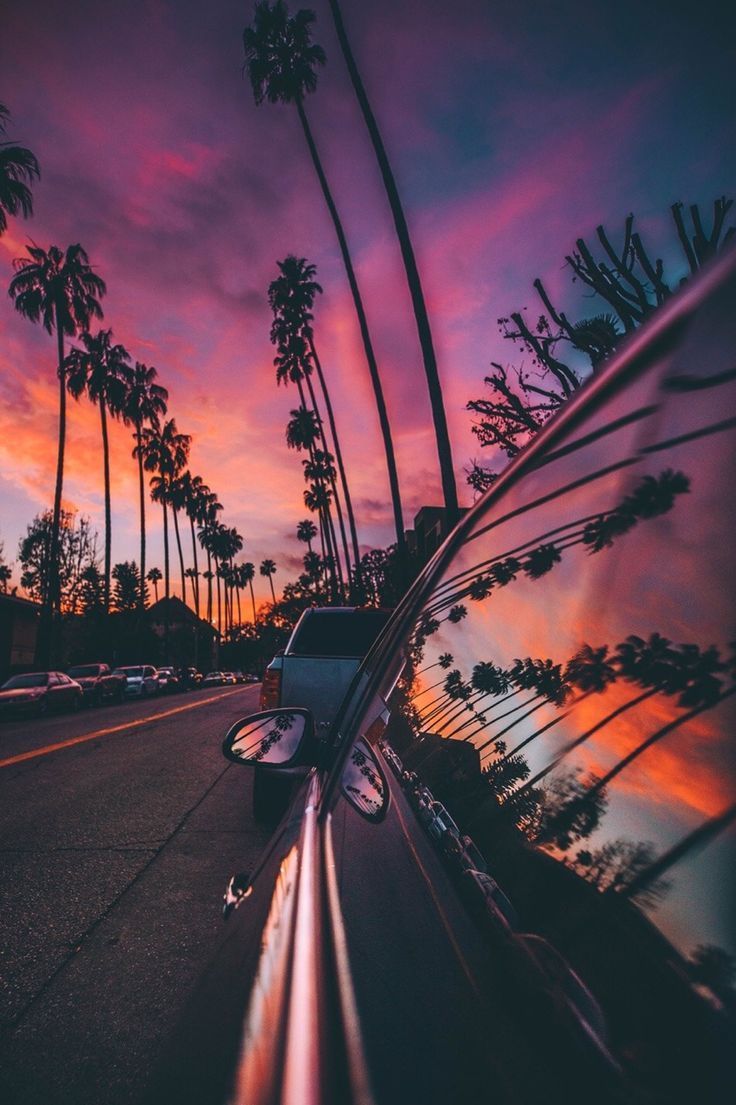 Retro Car Sunset Aesthetic Wallpaper