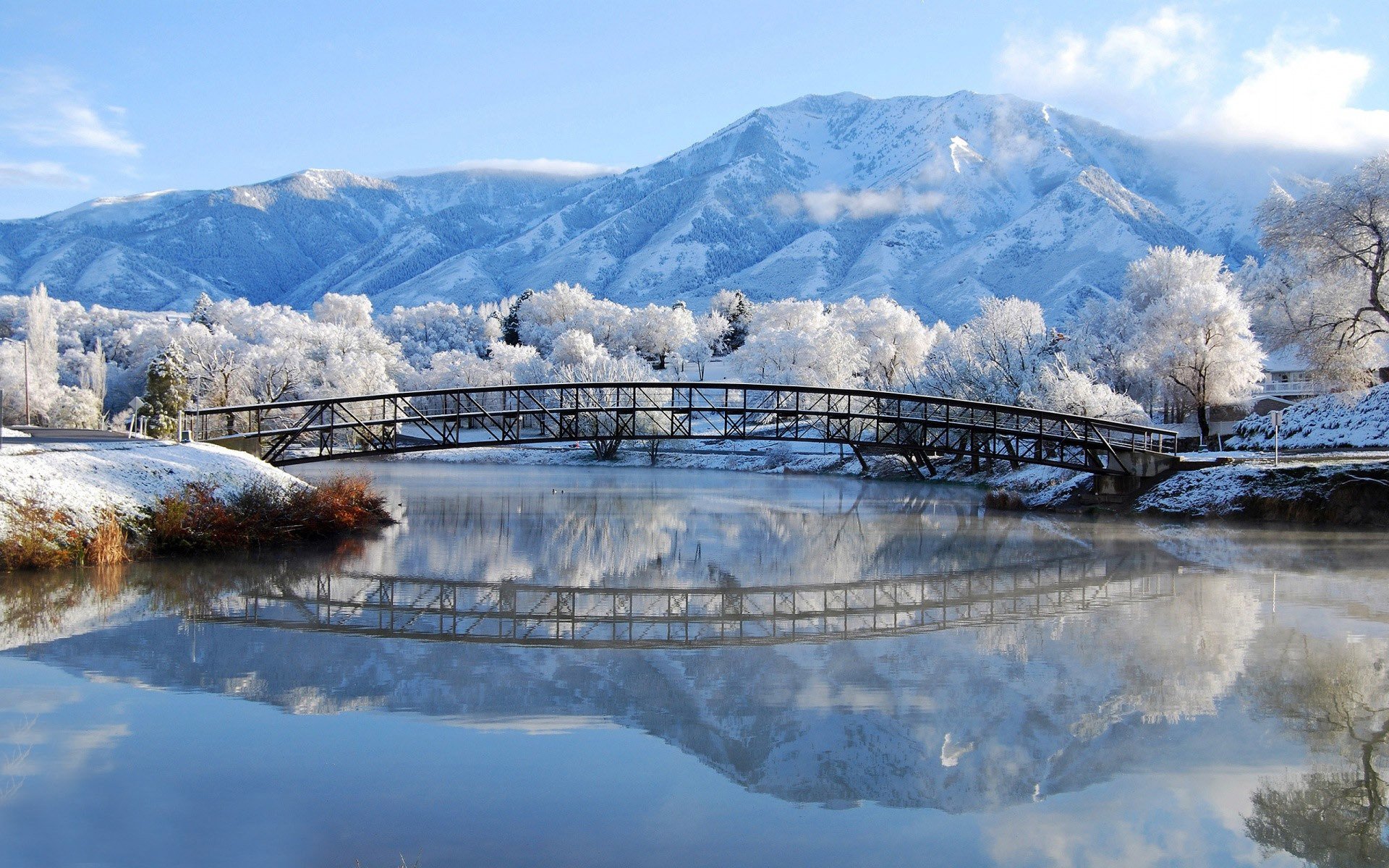 Bridge Over a Lake in Winter HD wallpaper