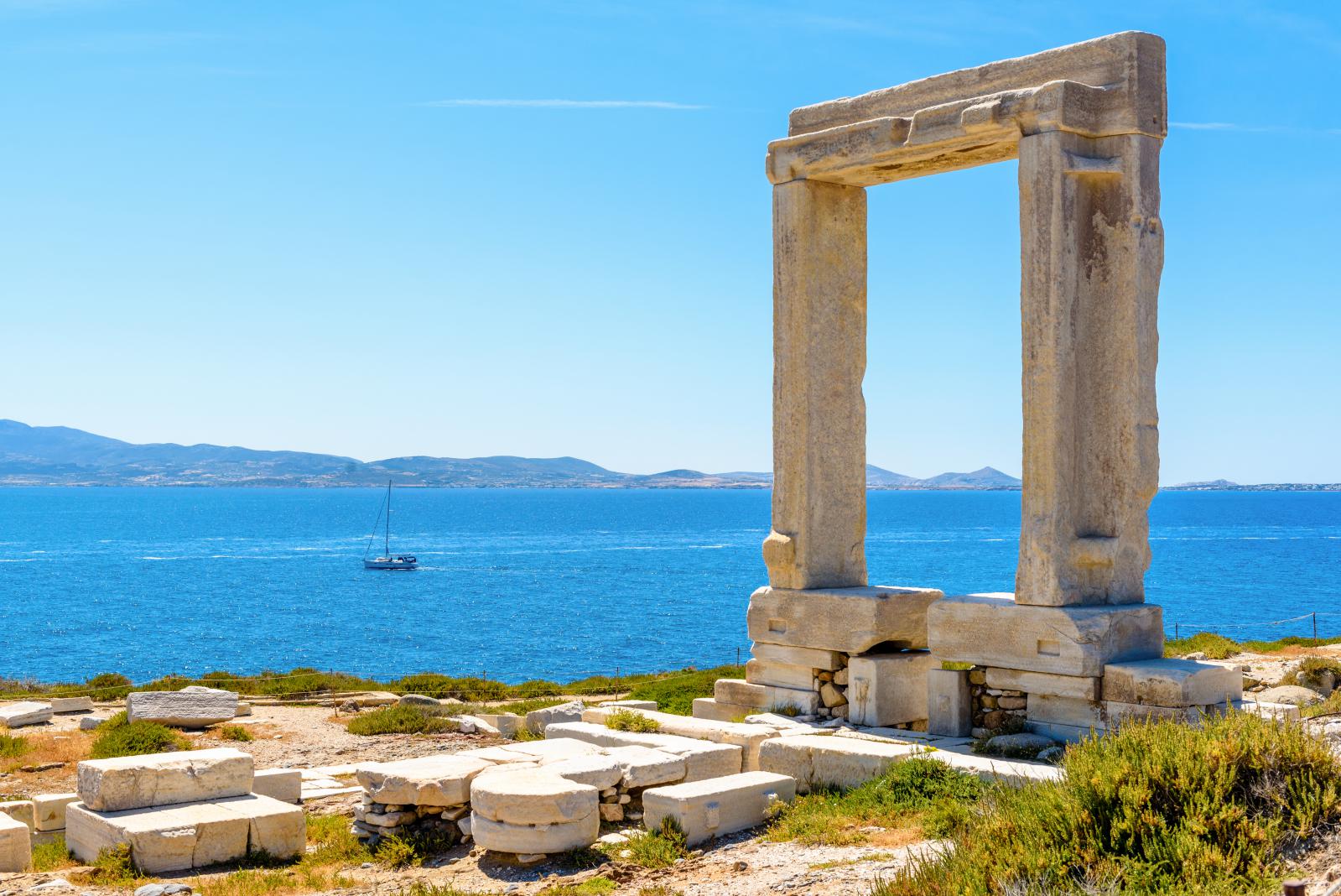 reasons Naxos is a great choice for family vacations