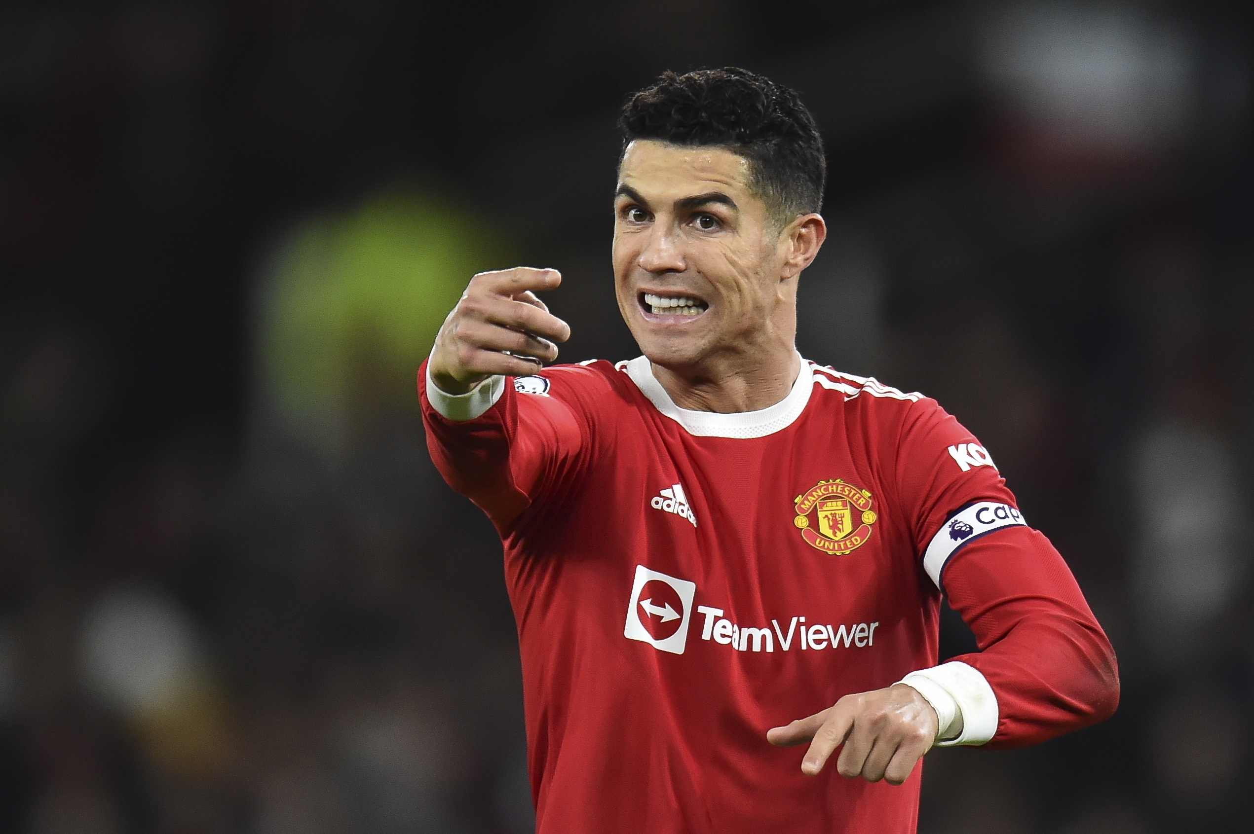 Cristiano Ronaldo 'not at Man Utd to fight for sixth' and claims he knows what issues are at club but cannot say
