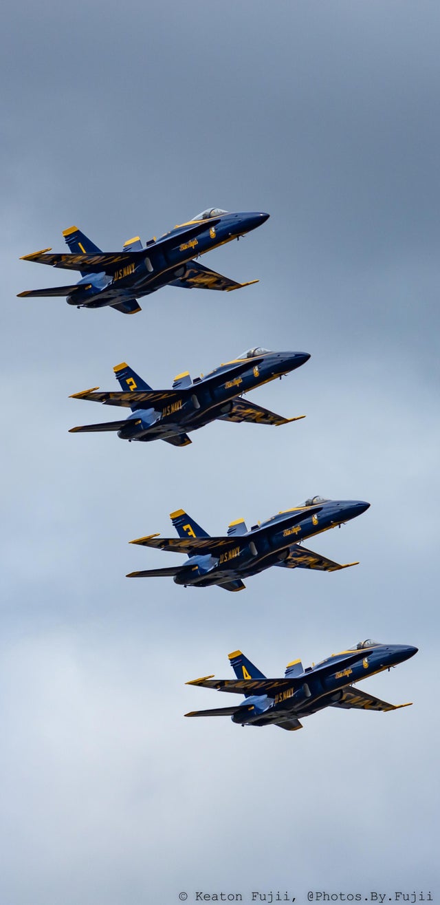 Phone wallpaper I made for my Google Pixel 3 using a shot I got a few weeks ago. Alternatives as well as aspect ratios for both flagship Androids and iPhone XS and