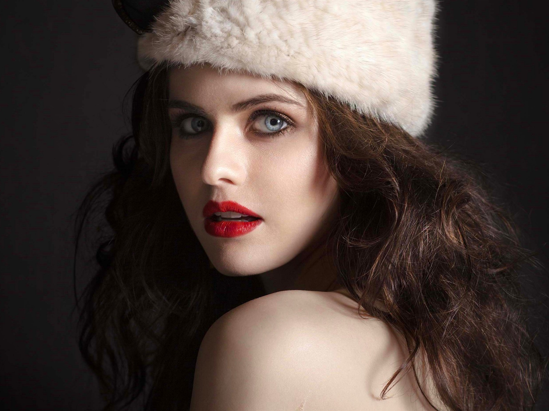 Alexandra Daddario Photo HD Wallpaper