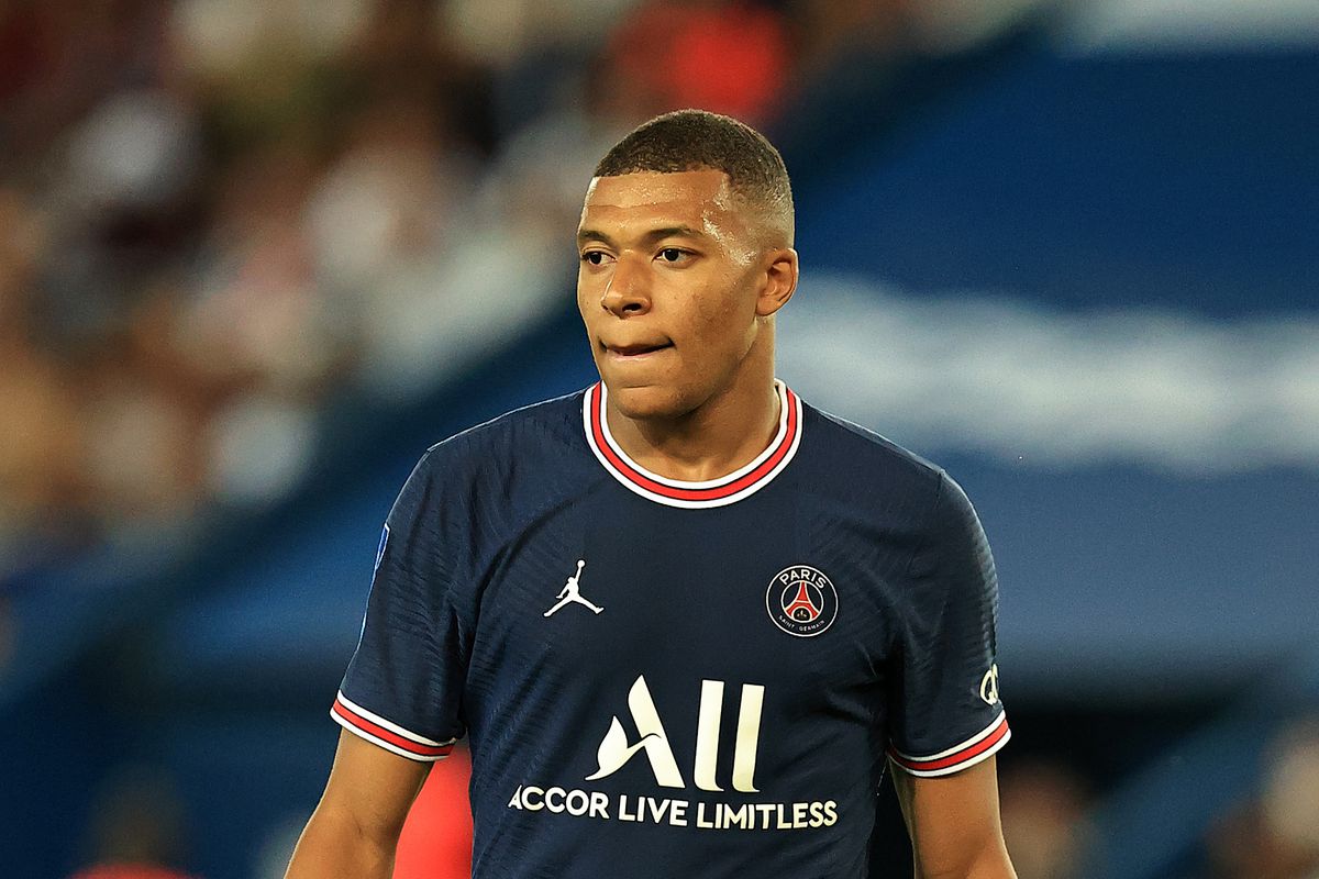 Mbappe tells PSG teammates he will stay this season, would join Real Madrid in 2022 -report