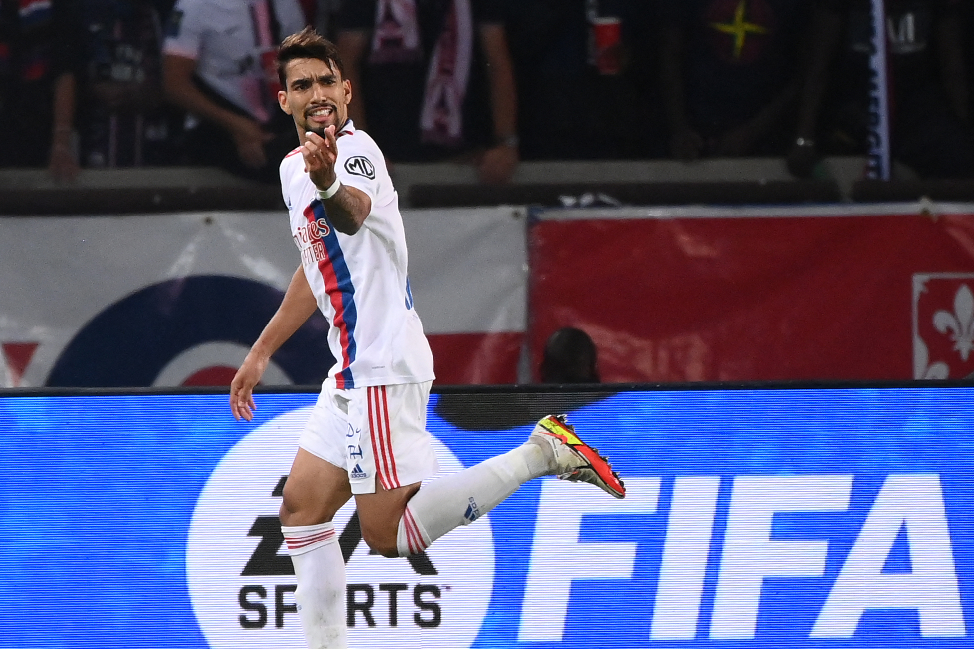 Report: Leonardo Prioritizing Lucas Paqueta for Summer Move