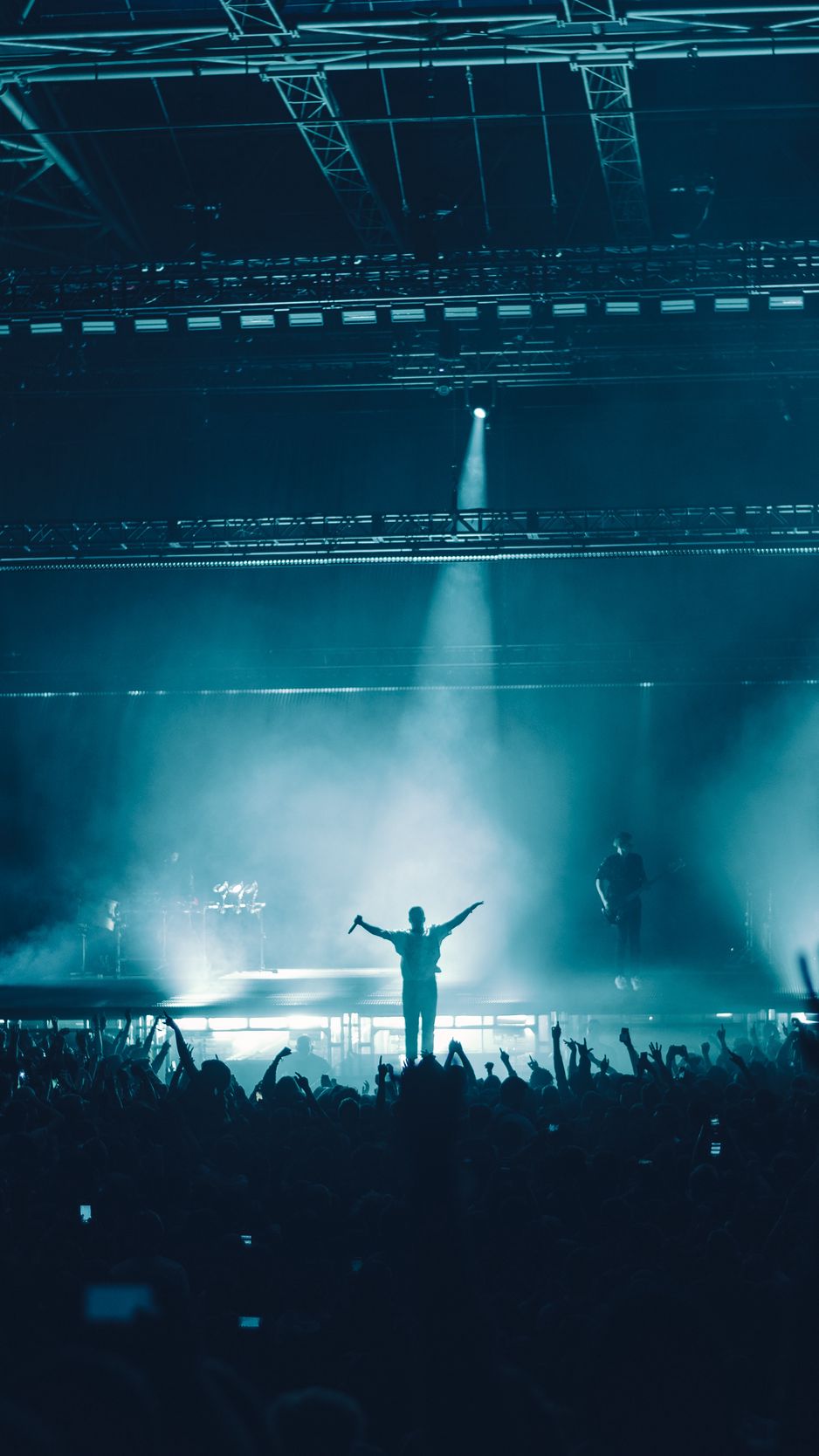 Download Wallpaper 938x1668 Concert, Performance, Smoke, Light, Crowd, Music Iphone 8 7 6s 6 For Parallax HD Background