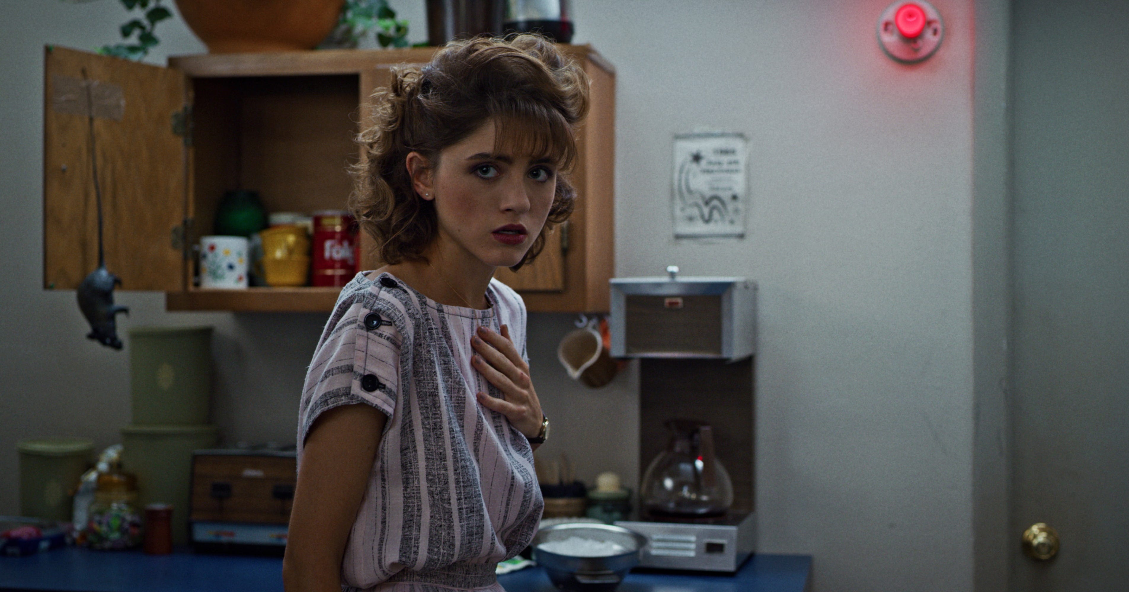 Natalia Dyer On Stranger Things 3, Charlie Heaton Scene