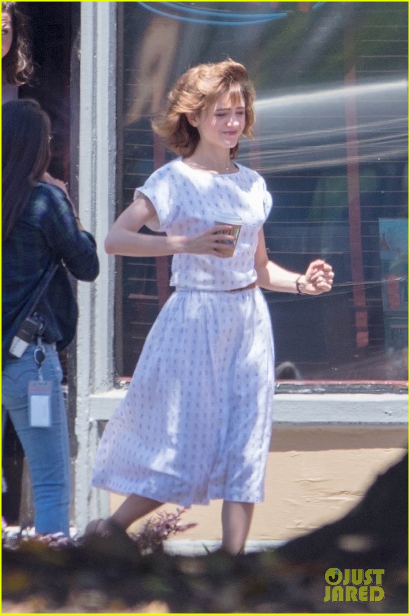 Natalia Dyer Gets to Work on 'Stranger Things' in New Set Picture!: Photo 1156795. Natalia Dyer, Stranger Things Picture. Just Jared Jr
