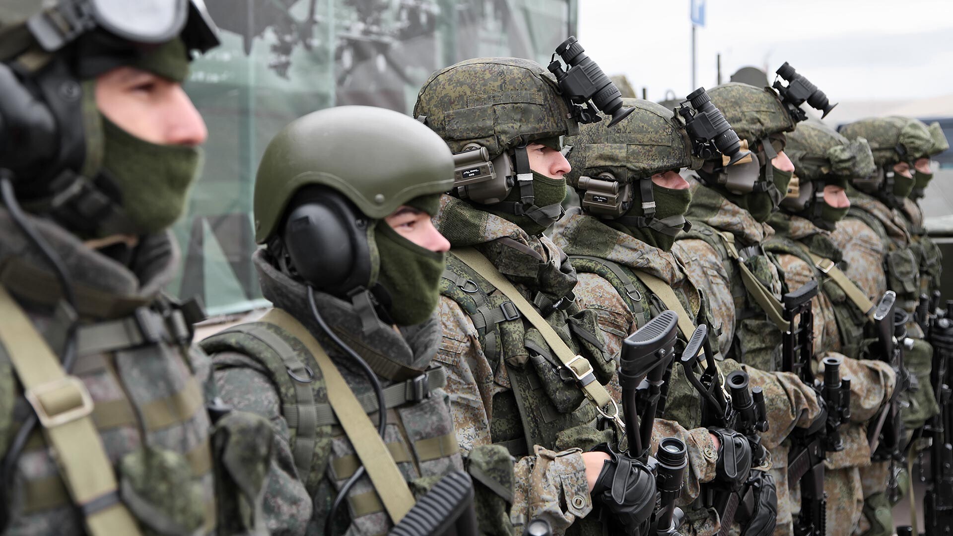 What a Russian soldier's combat gear will look like in the future (PICS)