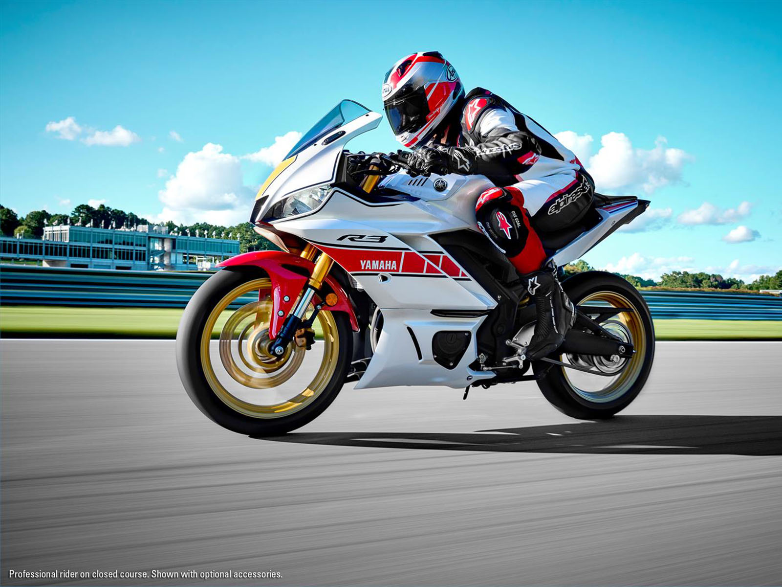 New 2022 Yamaha YZF R3 World GP 60th Anniversary Edition. Motorcycles In Osseo MN. Heritage White / Rapid Red