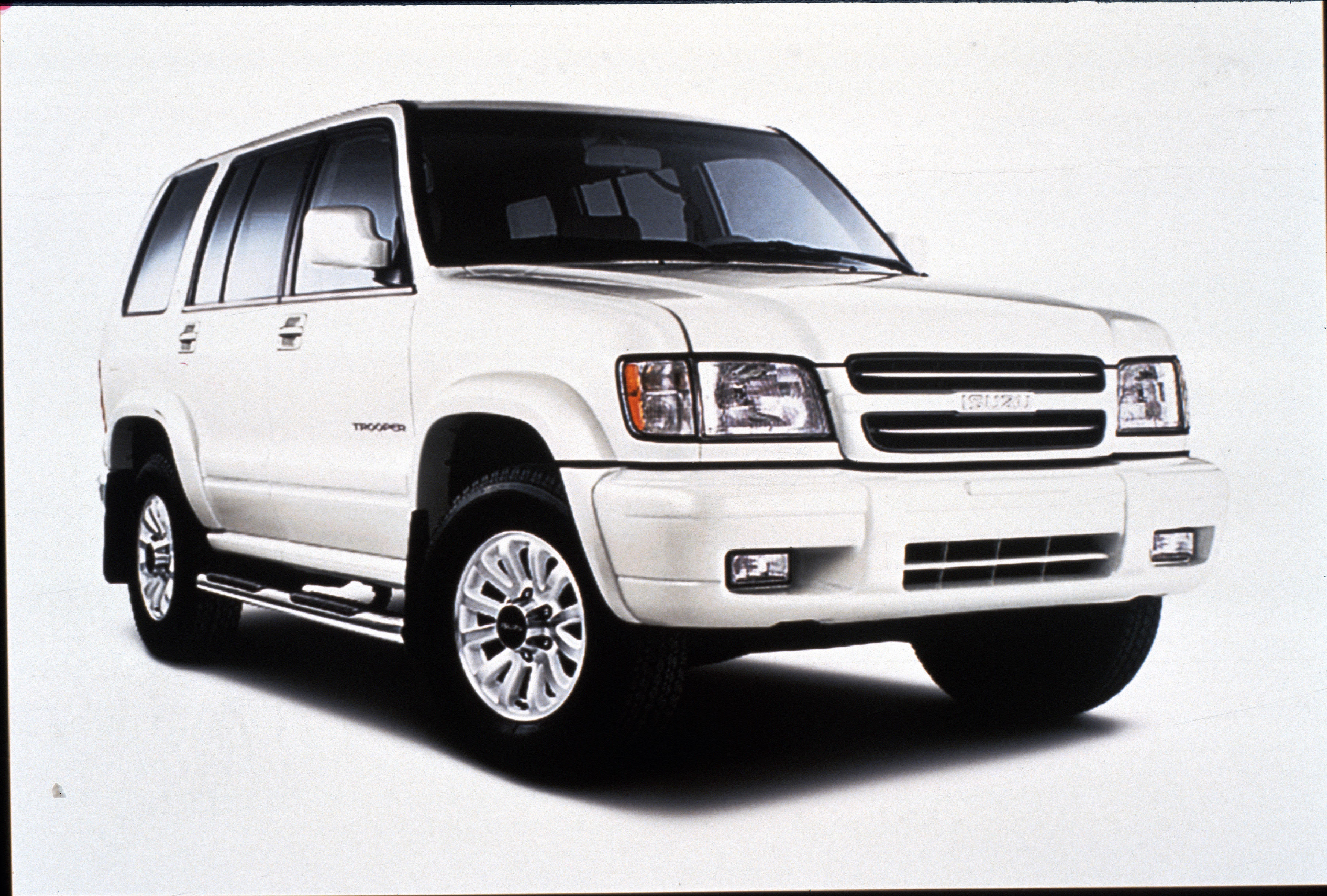 Isuzu Trooper and photo