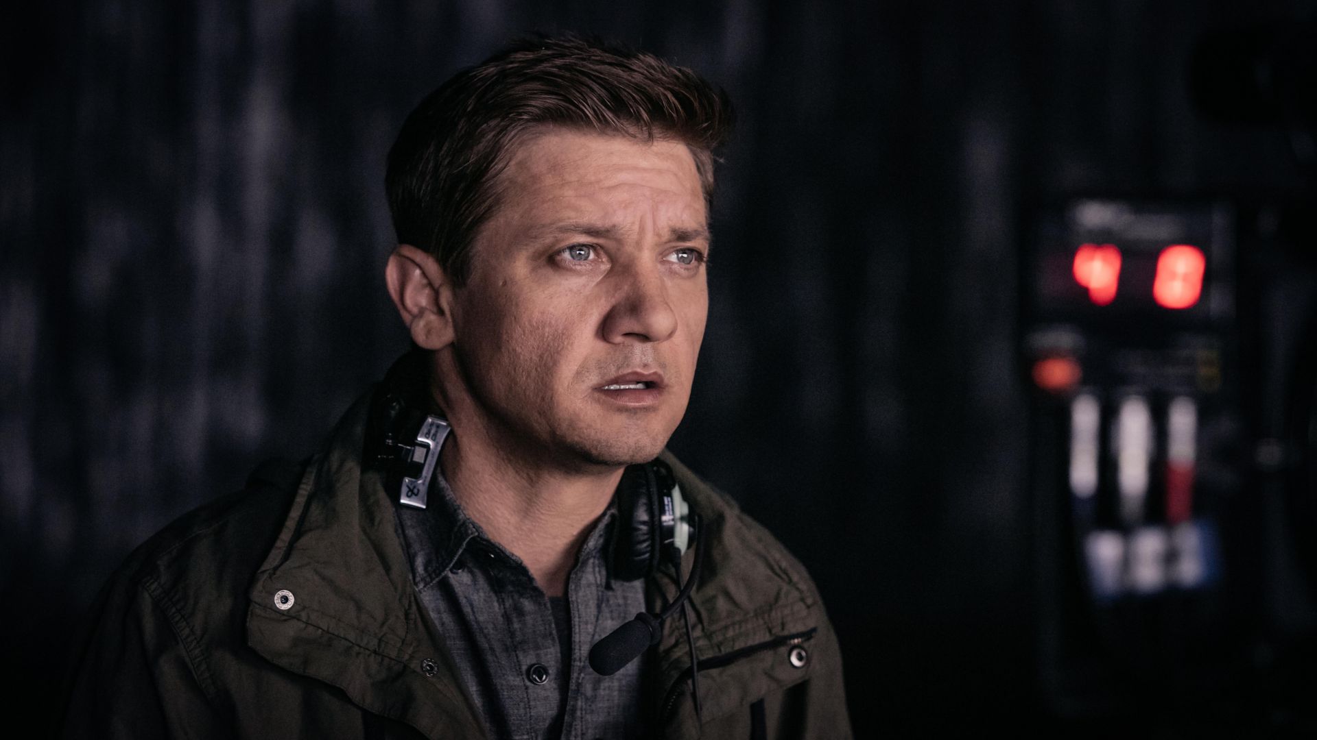 Desktop Wallpaper Arrival Movie, Jeremy Renner, Actor, HD Image, Picture, Background, Wszimq