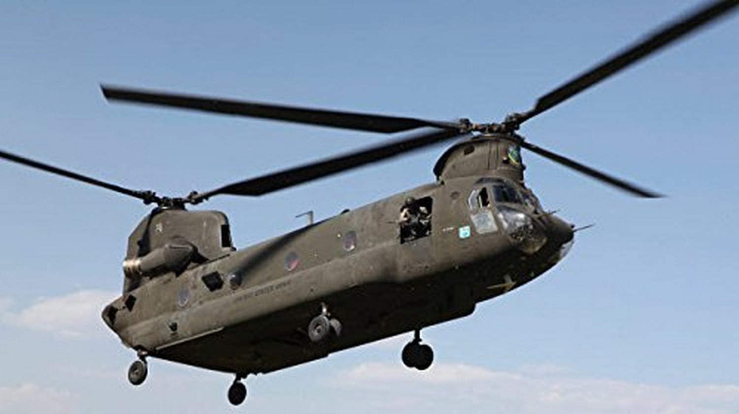 US Army CH 47 Chinook Helicopter In Afghanistan Poster Print By VWPicsStocktrek Image (17 X 11), Home & Kitchen