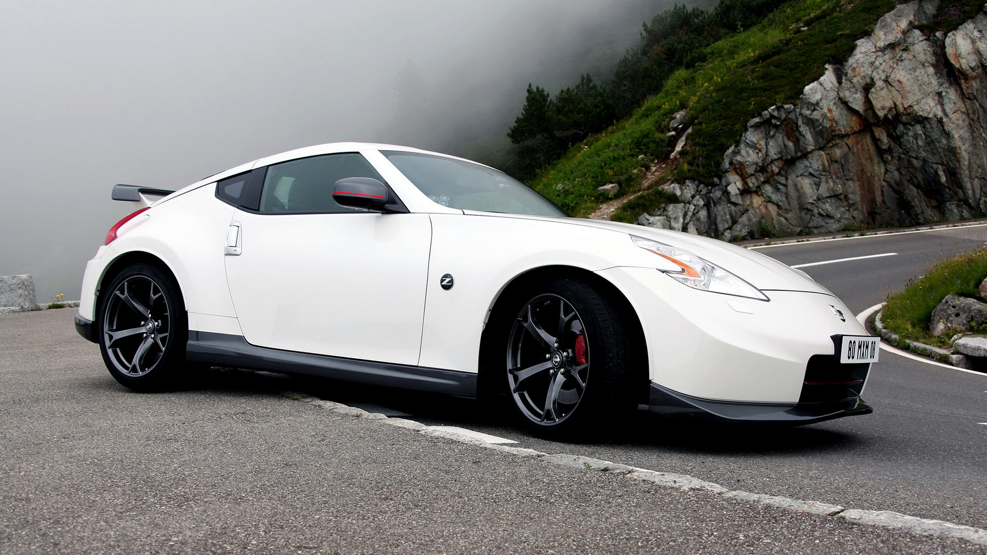 Nissan 370Z Nismo and HD Image