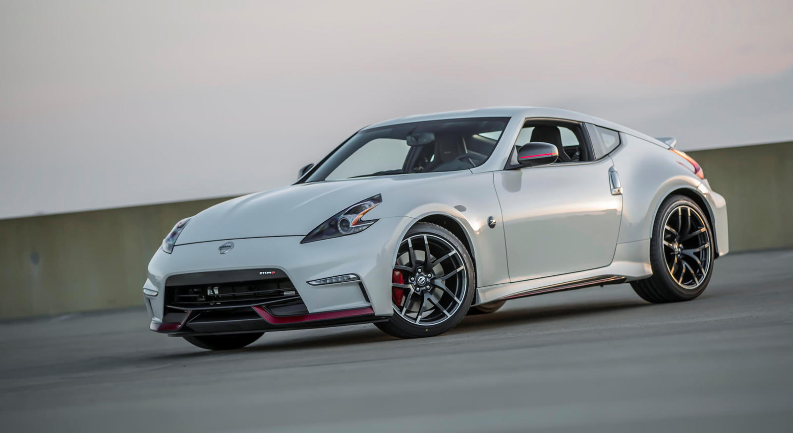 Nissan 370Z NISMO Exterior Photo