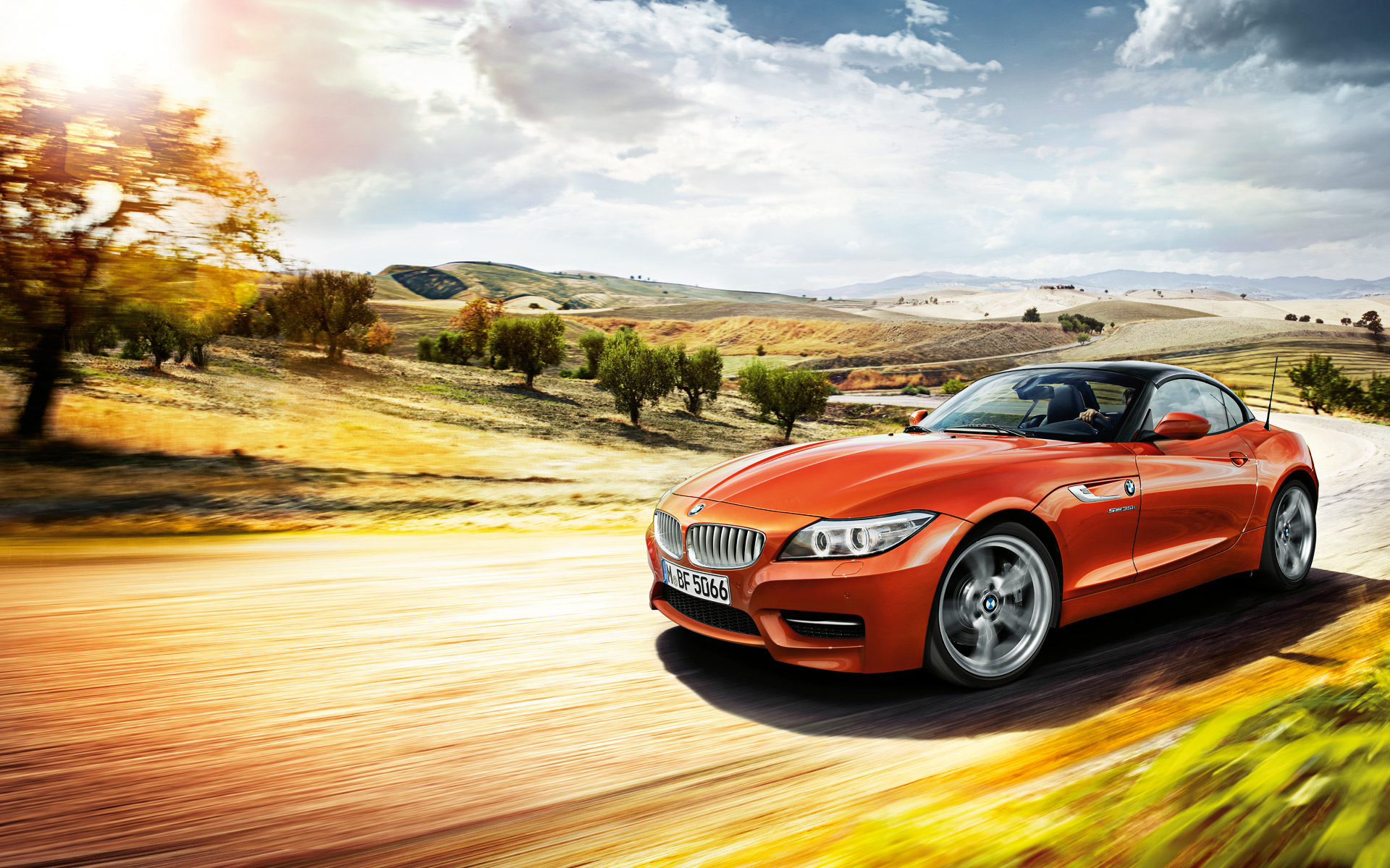 Wallpaper: 2013 BMW Z4 Facelift in Valencia Orange