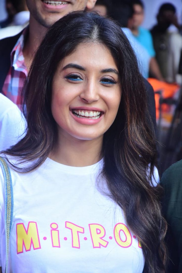 Beauties. Beautiful smile, Bollywood actors, Kritika kamra