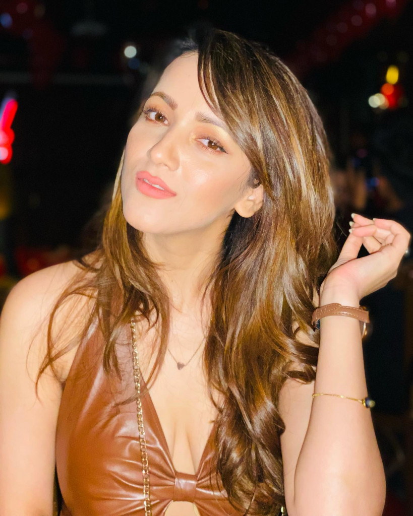 Himani Sharma Net Worth, Age, Biography, Husband, Family, Height, and more