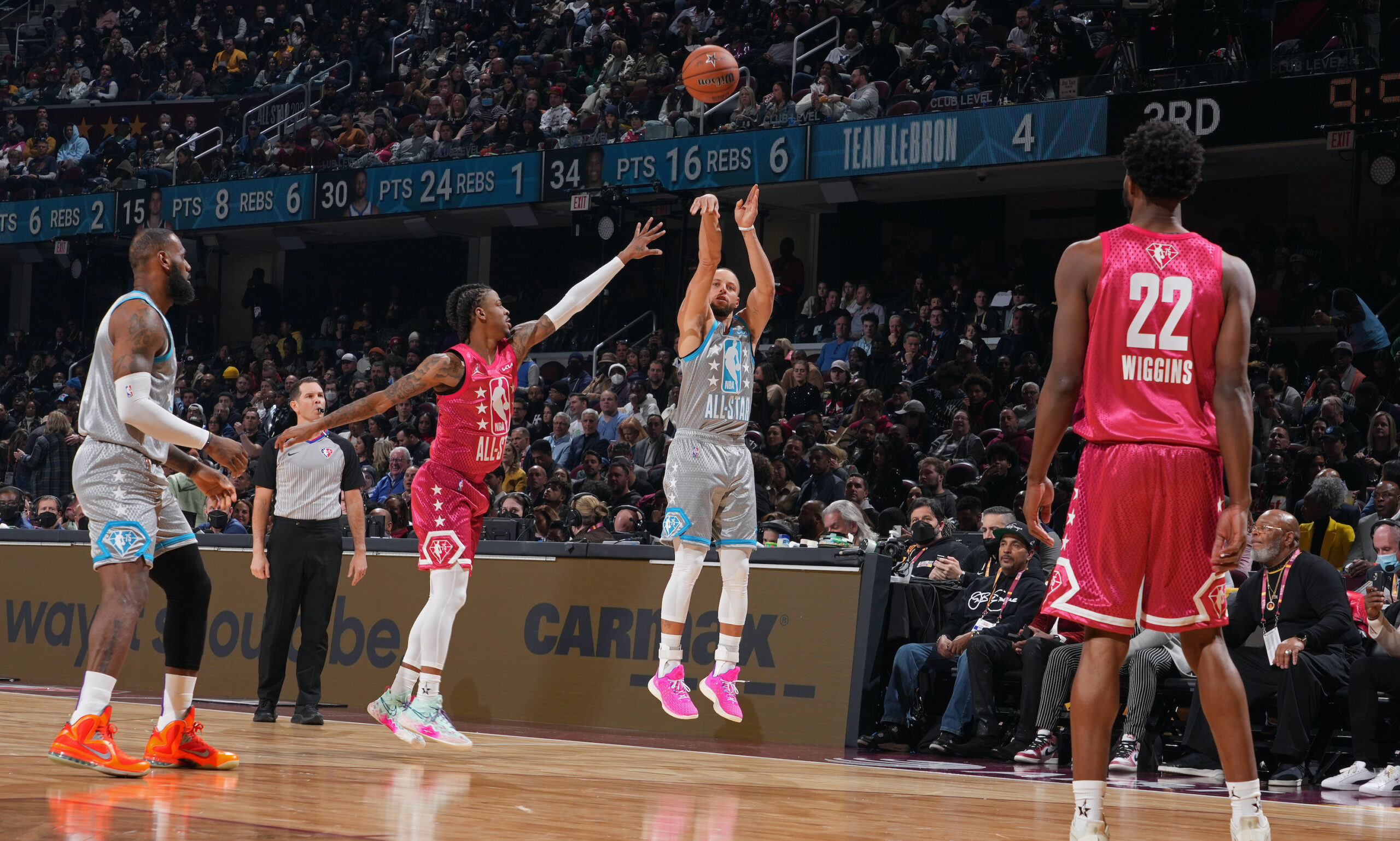 Stephen Curry Puts On Show, Shatters Records With All Star 3 Point Barrage