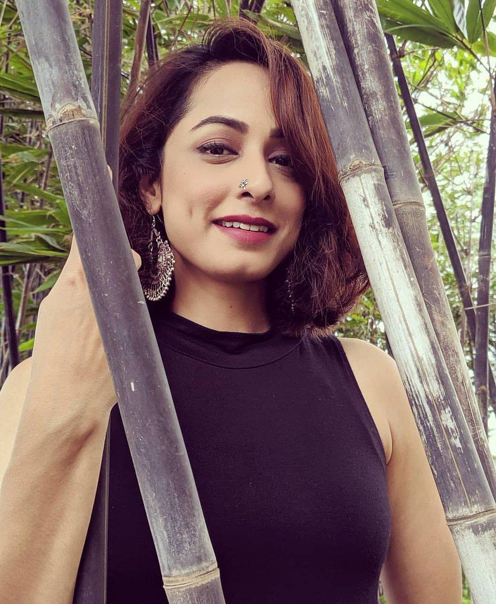 Ansha Sayed Wallpaper