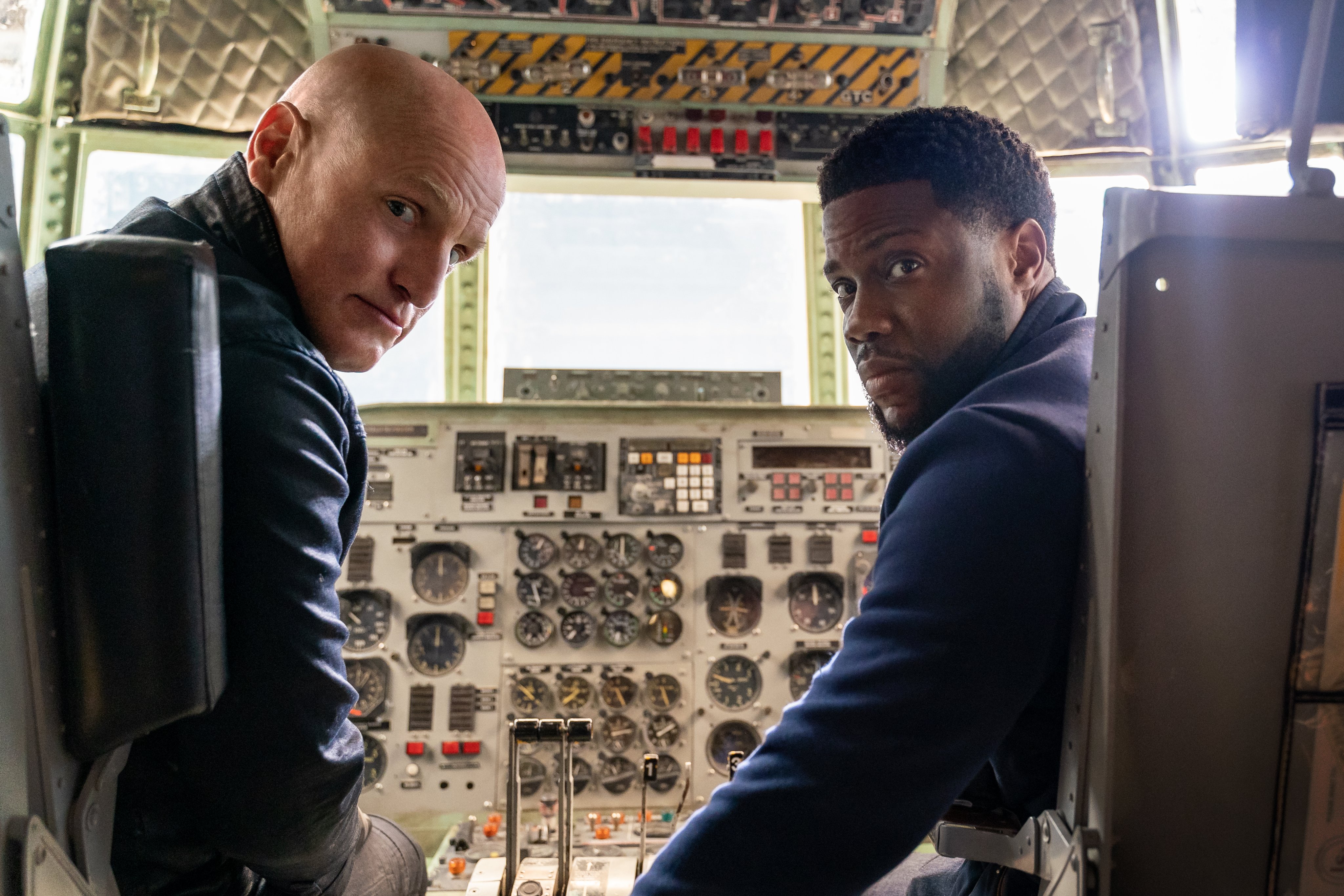 The Man From Toronto Photo Feature Kevin Hart & Woody Harrelson