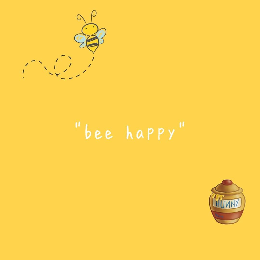 Bee happy #bee #cute #wallpaper #wallpaper #phonewallpaper #phone #lockscreens #lockscreen #happy #happiness #cutewallpaper #pic. Kertas catatan, Kertas