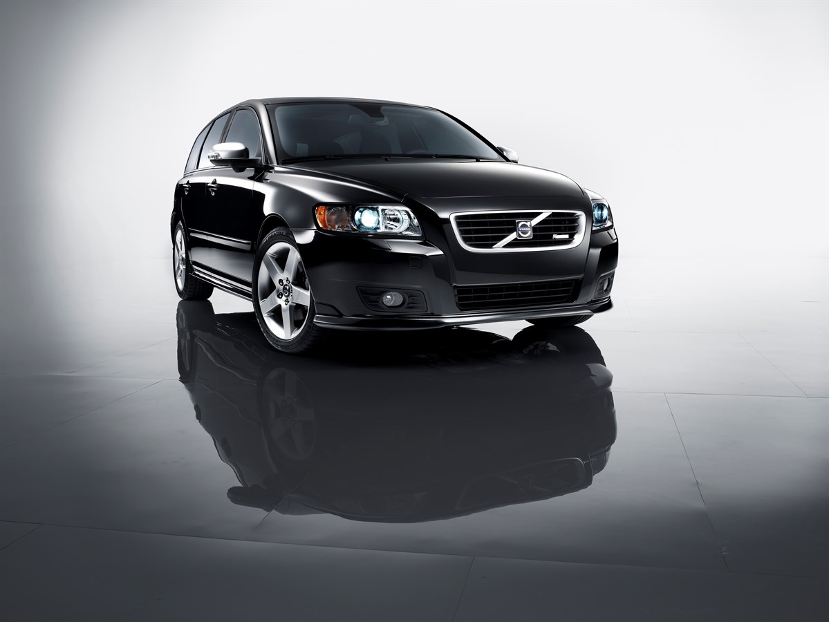 Volvo C30, S40 And V50 DRIVe Gain Extra Attitude With R Design Car USA Newsroom