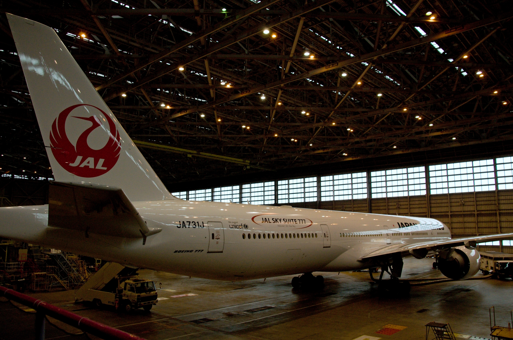 Japan Airlines JAL Boeing 777 346 ER