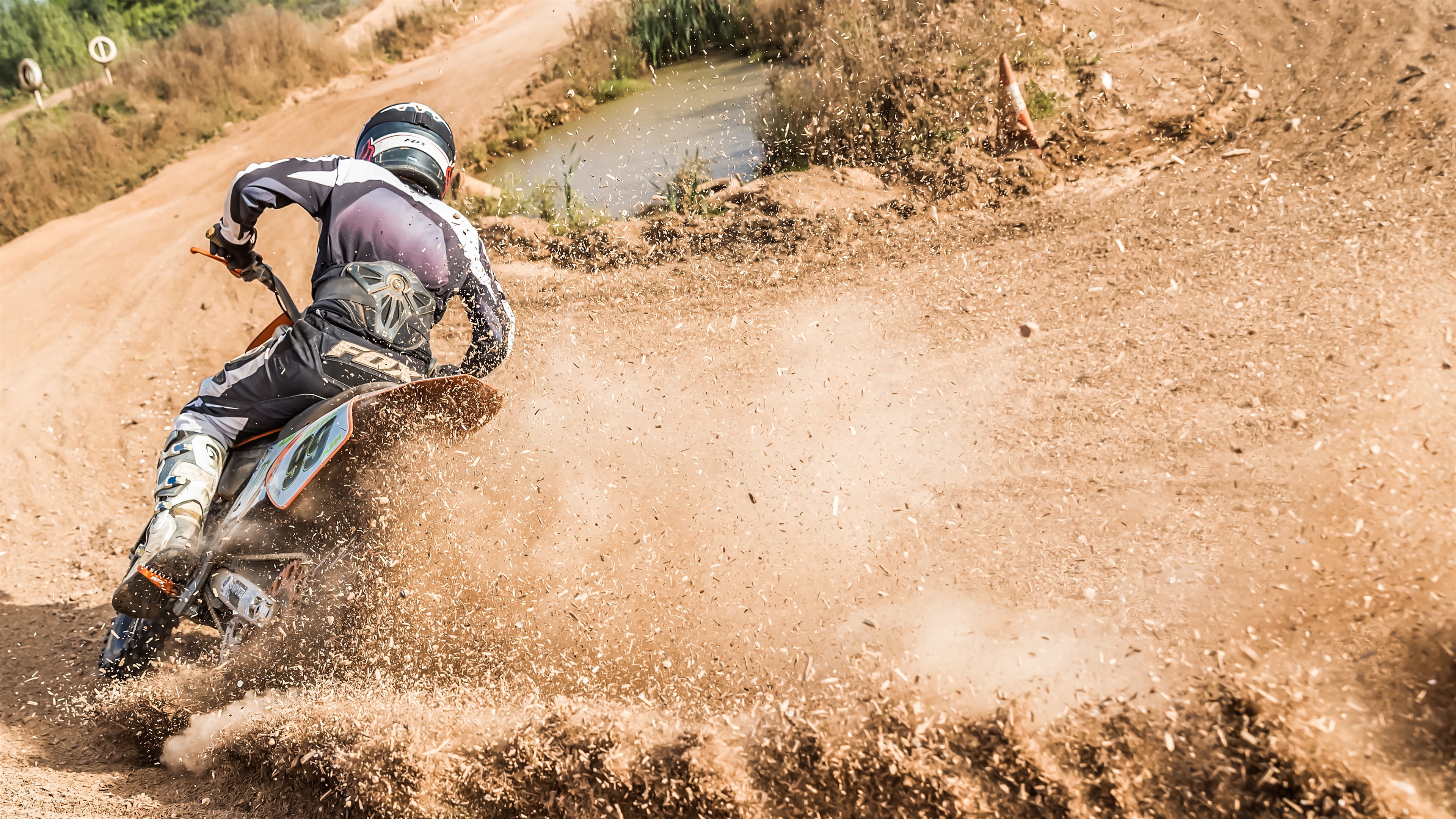 Wallpaper Motorcycle race, dirt splash 3840x2160 UHD 4K Picture, Image