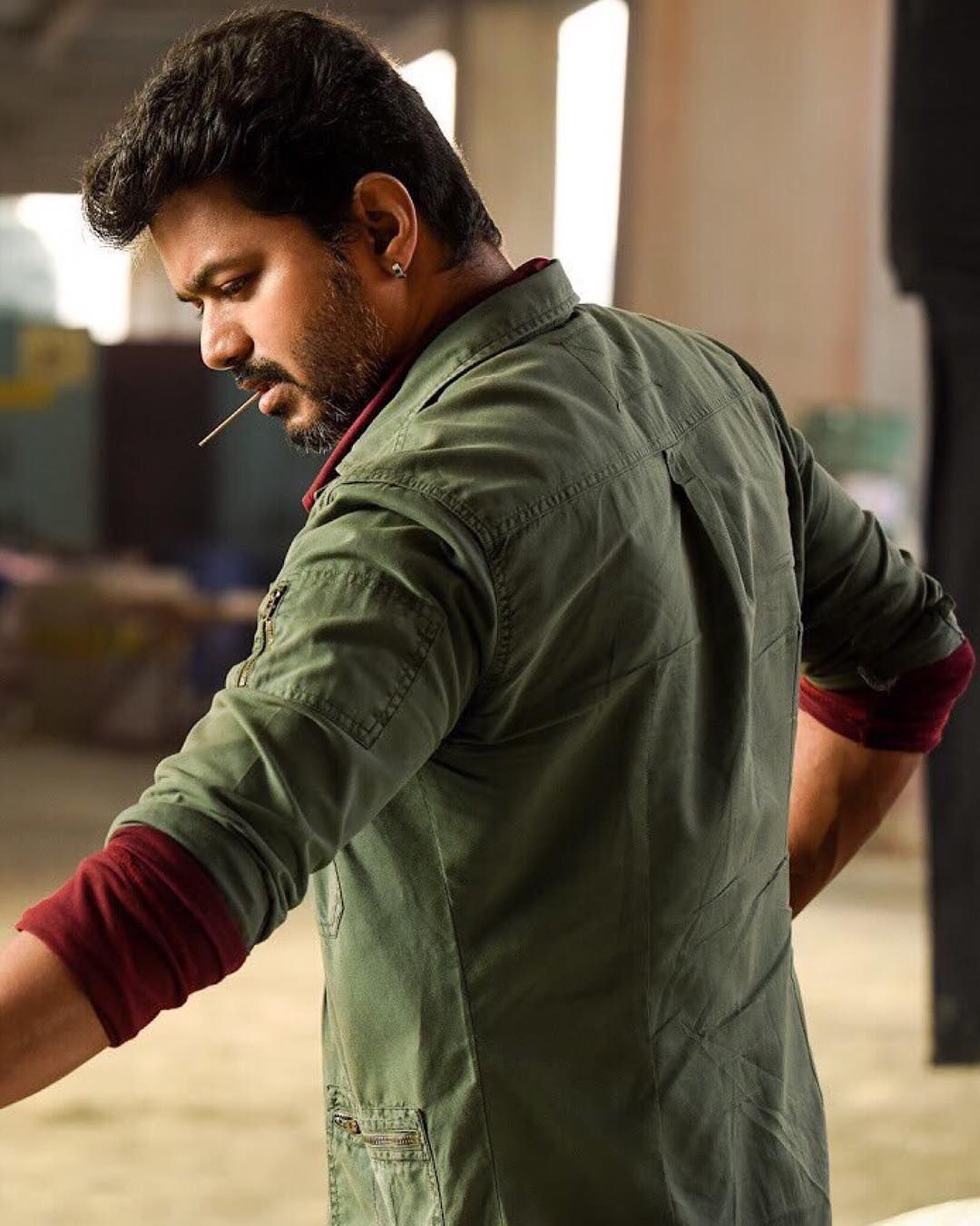 South Times on Instagram: “New stills of Thalapathy Vijay in Sarkar. Looking stylish! #thalapathyvijay #actorvijay #sarka. Actors image, Vijay actor, Actor photo