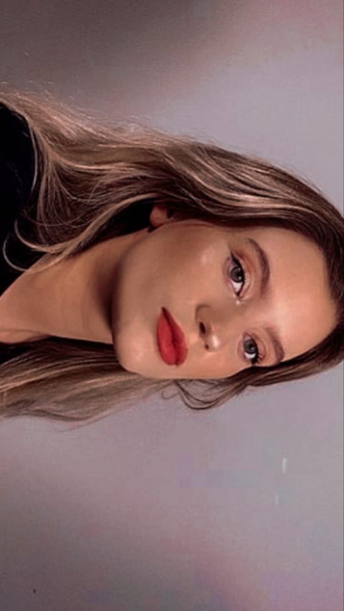 Mia Healey The Wilds #miahealey #amazonprime #thewilds #icon #wallpaper #aesthetic #fashion. Girls be like, Wild woman, Pretty people