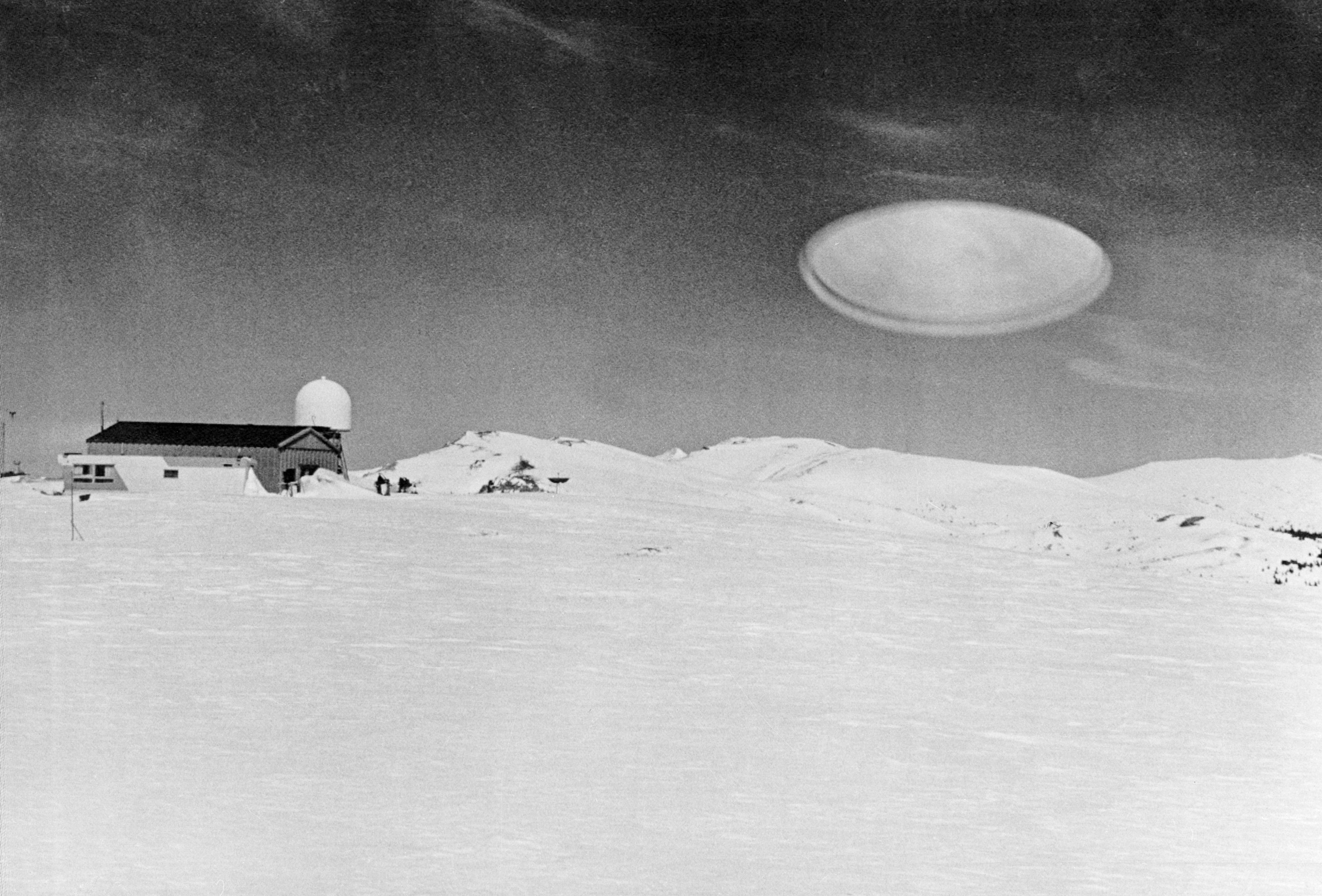 UFO Sighting Photo: 10 Unexplained Picture From History