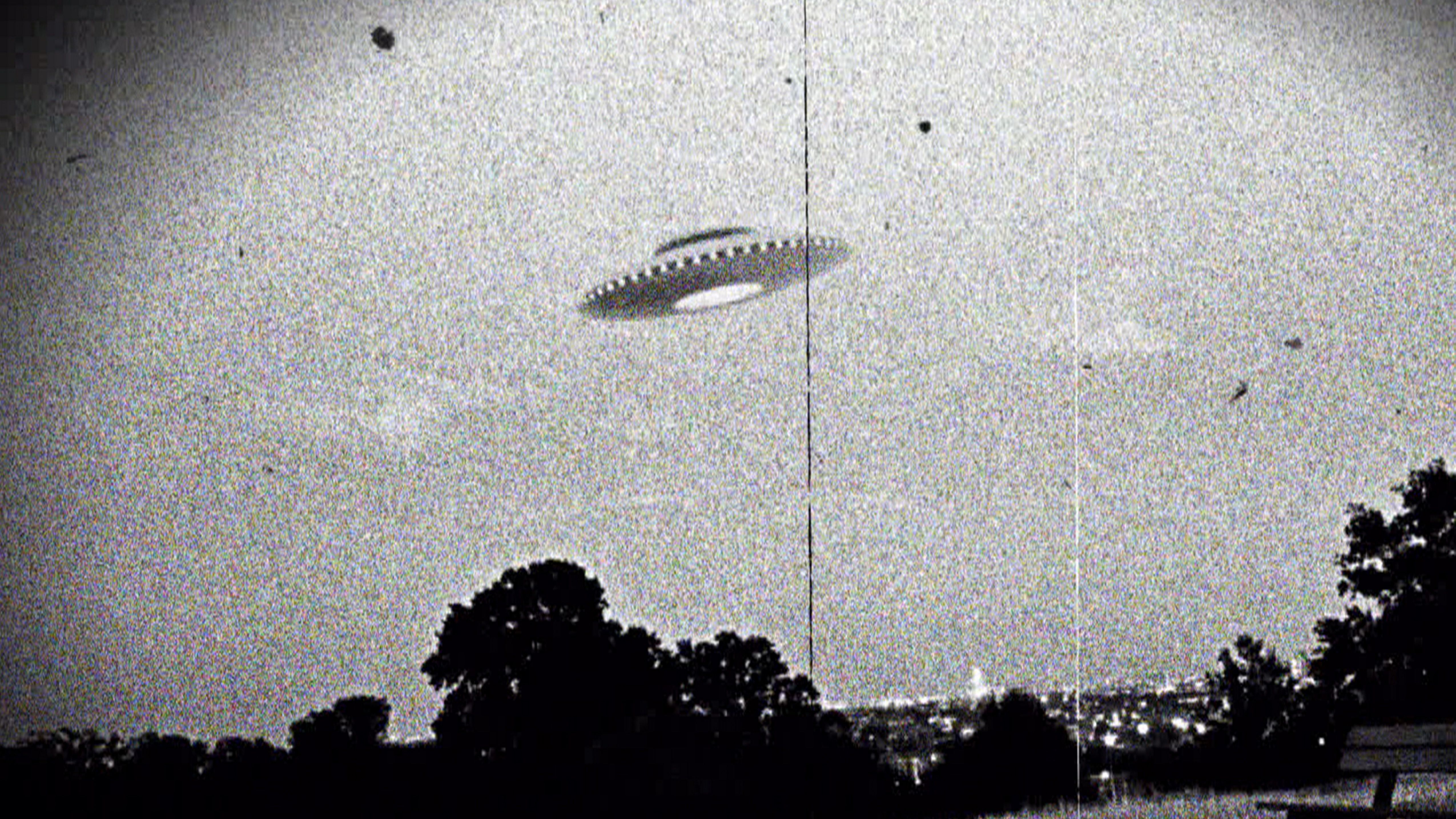 Pentagon declassifies UFO footage: can't explain 'unidentified aerial phenomena'