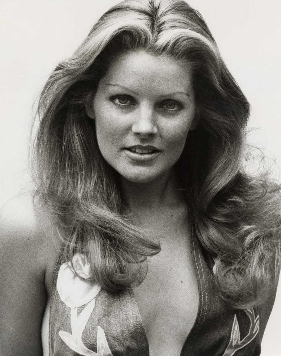 Priscilla Presley wallpaper