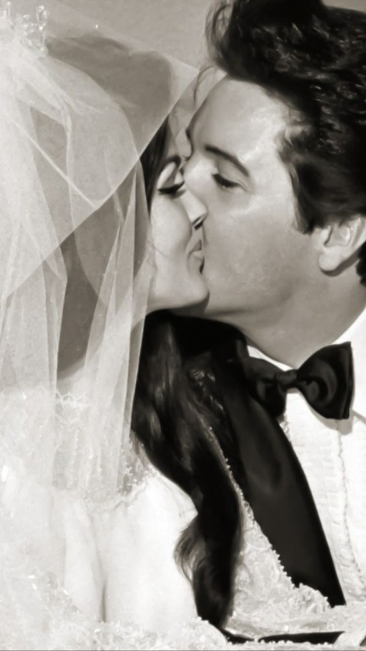 ELVIS PRESLEY AND PRISCILLA LOVE HISTORY. Elvis presley wallpaper, Elvis wedding, Elvis presley