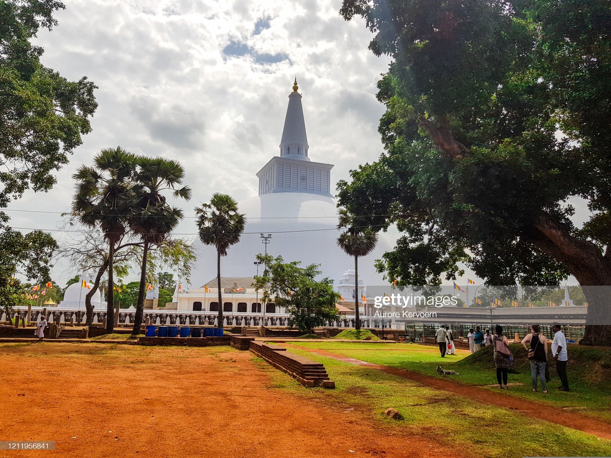 Ruwanwelisaya Stupa Anuradhapura Sri Lanka High Res