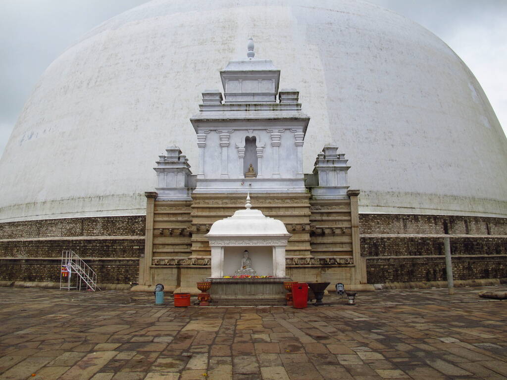 Mirisaveti Stupa, Anuradhapura, Sri Lanka Free and Image