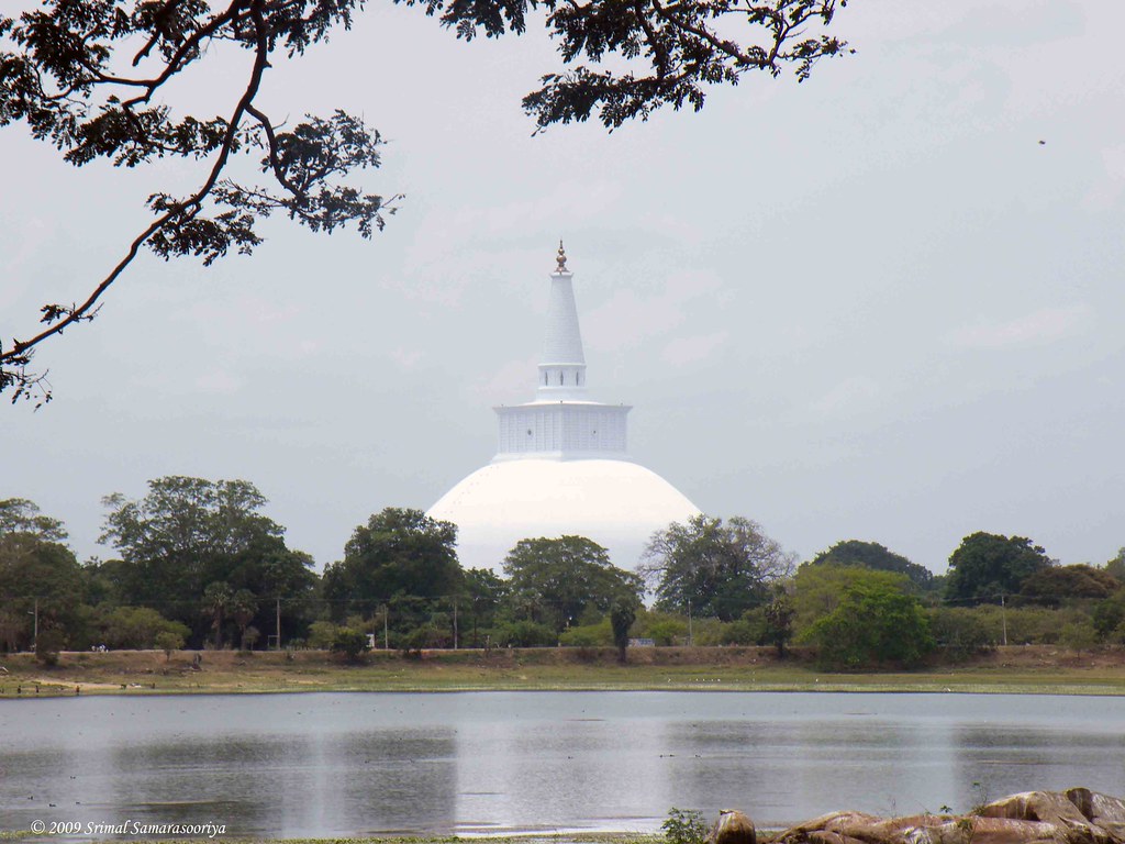 Ruwanweliseya Stupa, Anuradhapura, Sri Lanka