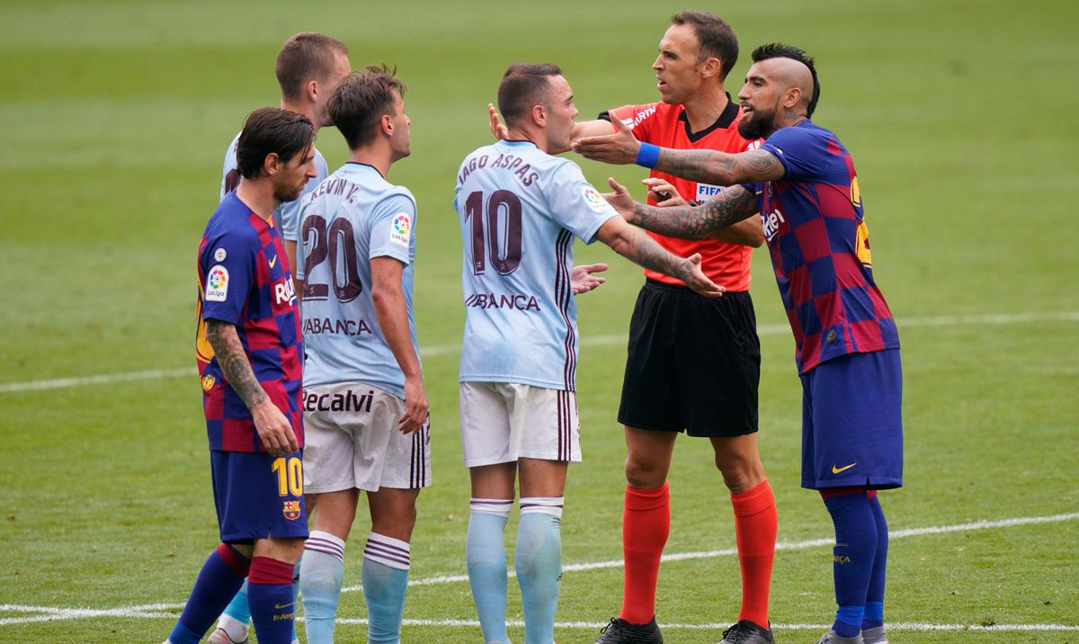 From one genius to another: Iago Aspas, at the feet of Ansu Fati