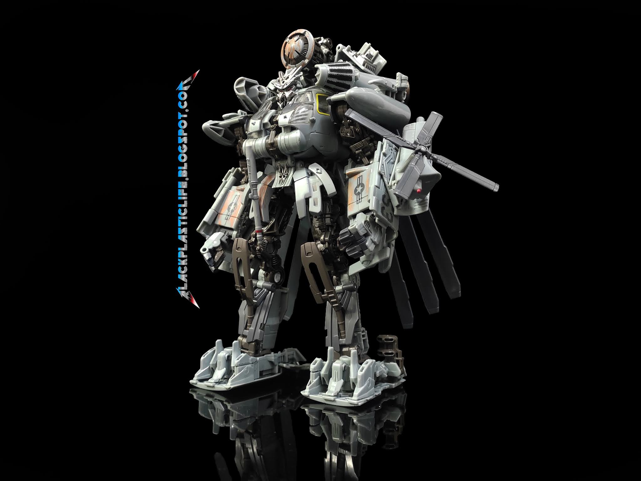 Black: Transformers Studio Series SS 73 Grindor & Ravage