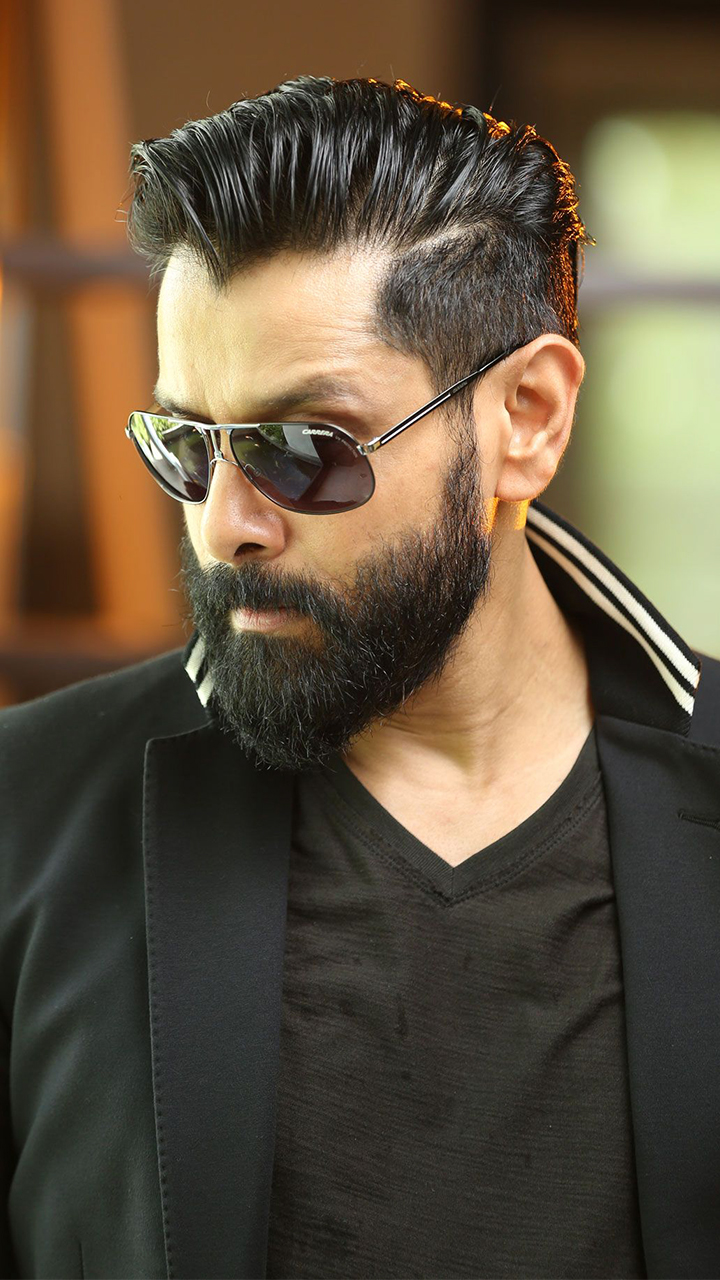 Photos That Prove Superstar Vikram Chiyaan Has The Most Versatile Beard In Indian Cinema