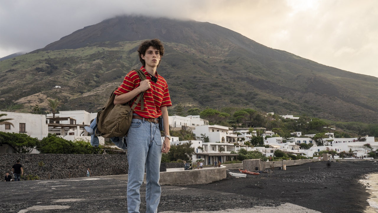 The Image of 'The Hand of God': Inside the Naples Epic