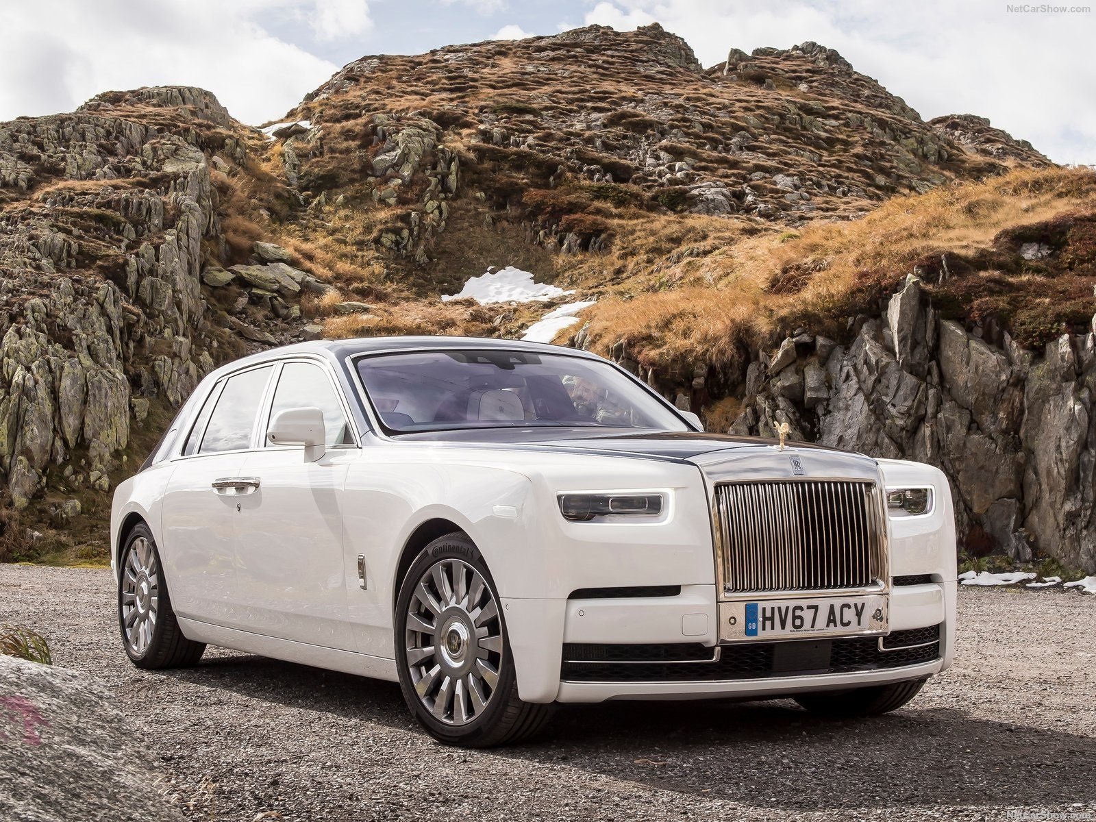 2022 Rolls Royce Phantom Exterior Dimensions: Colors Options & Accessories