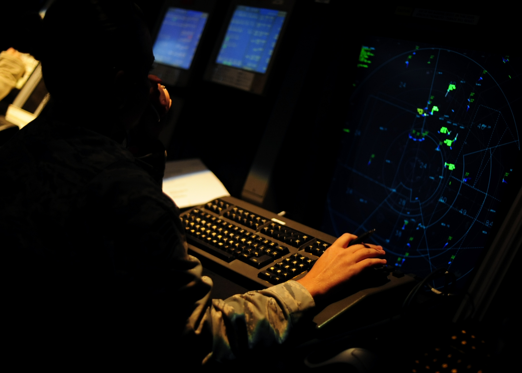 8th Fighter Wing Radar Approach Control Cave Trolls Ensure Safe, Efficient Air Traffic Flow > U.S. Indo Pacific Command > 2015
