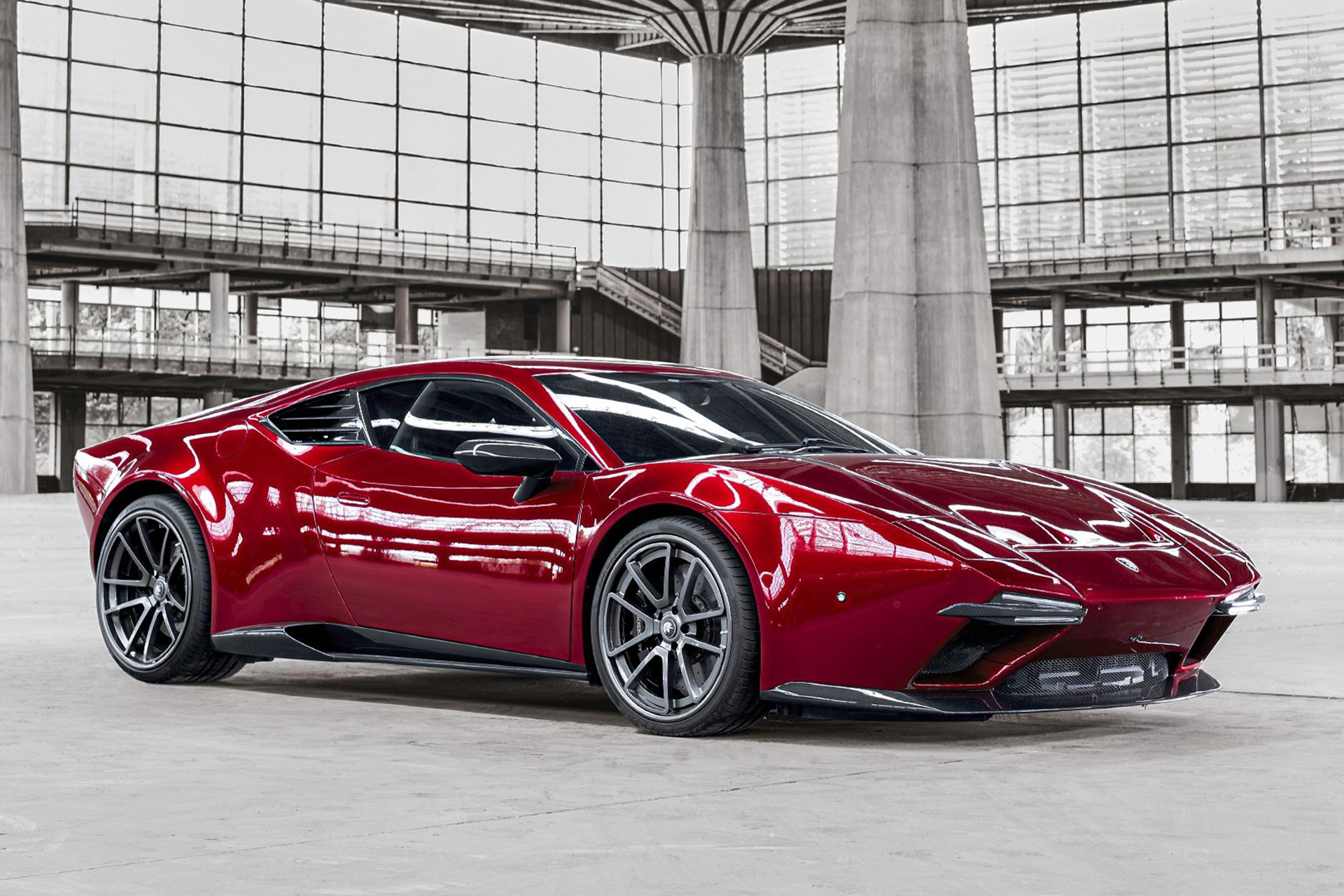 ARES Design Panther ProgettoUno Three Quarter Wallpaper