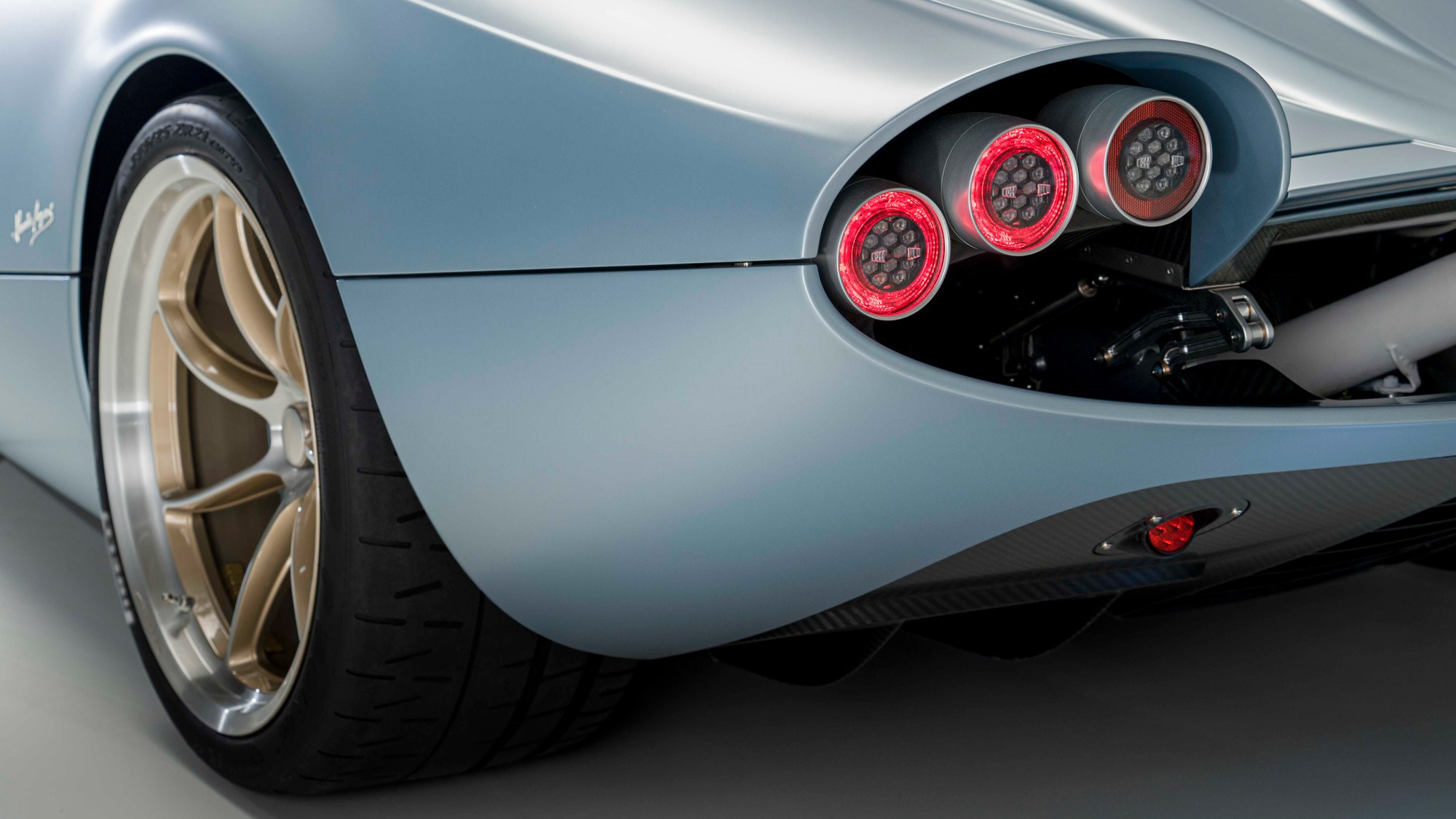 Pagani Huayra Codalunga: why the long tail?