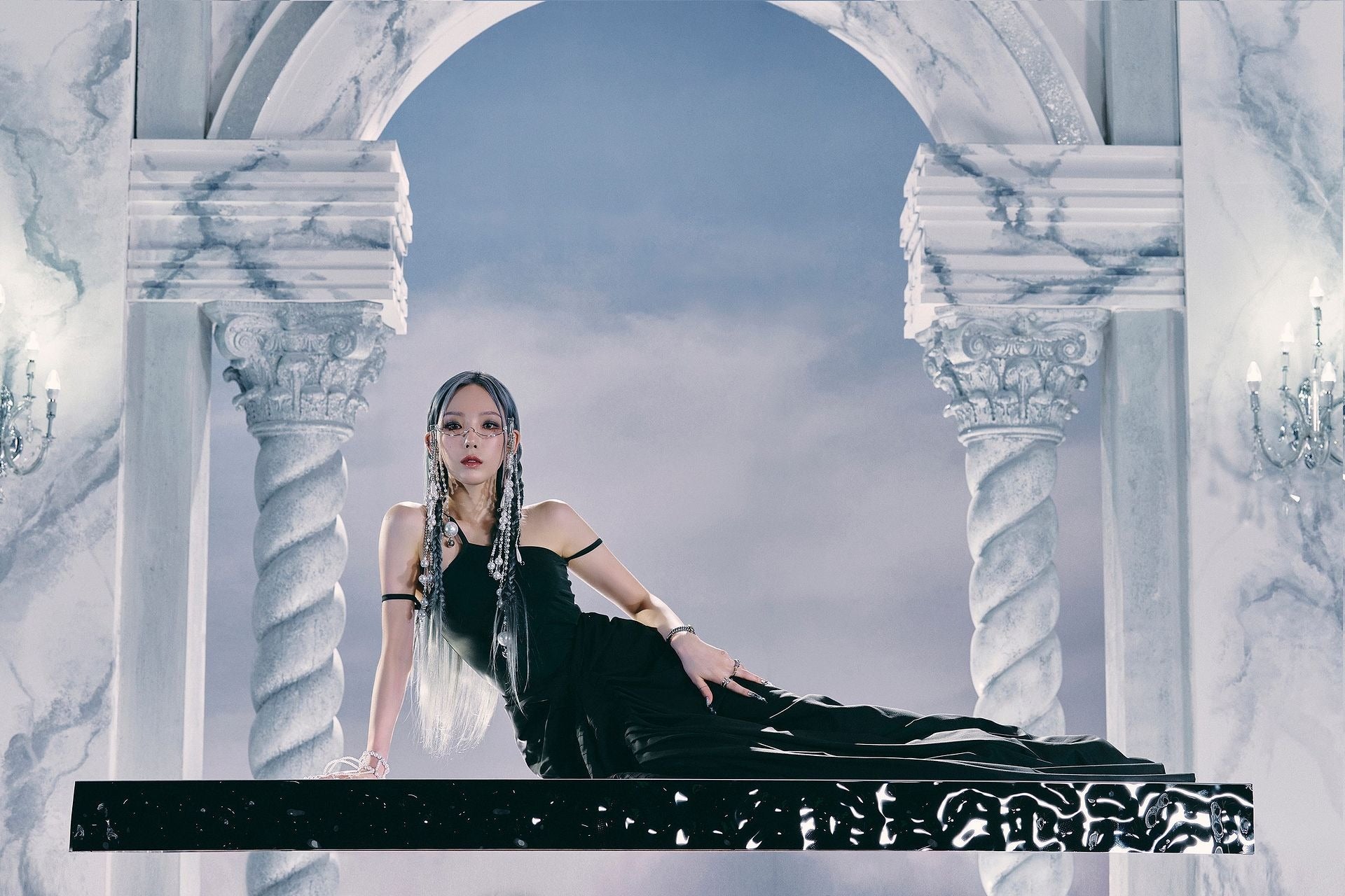 Girls' Generation's Taeyeon is a goddess under marble in 'INVU' teaser image
