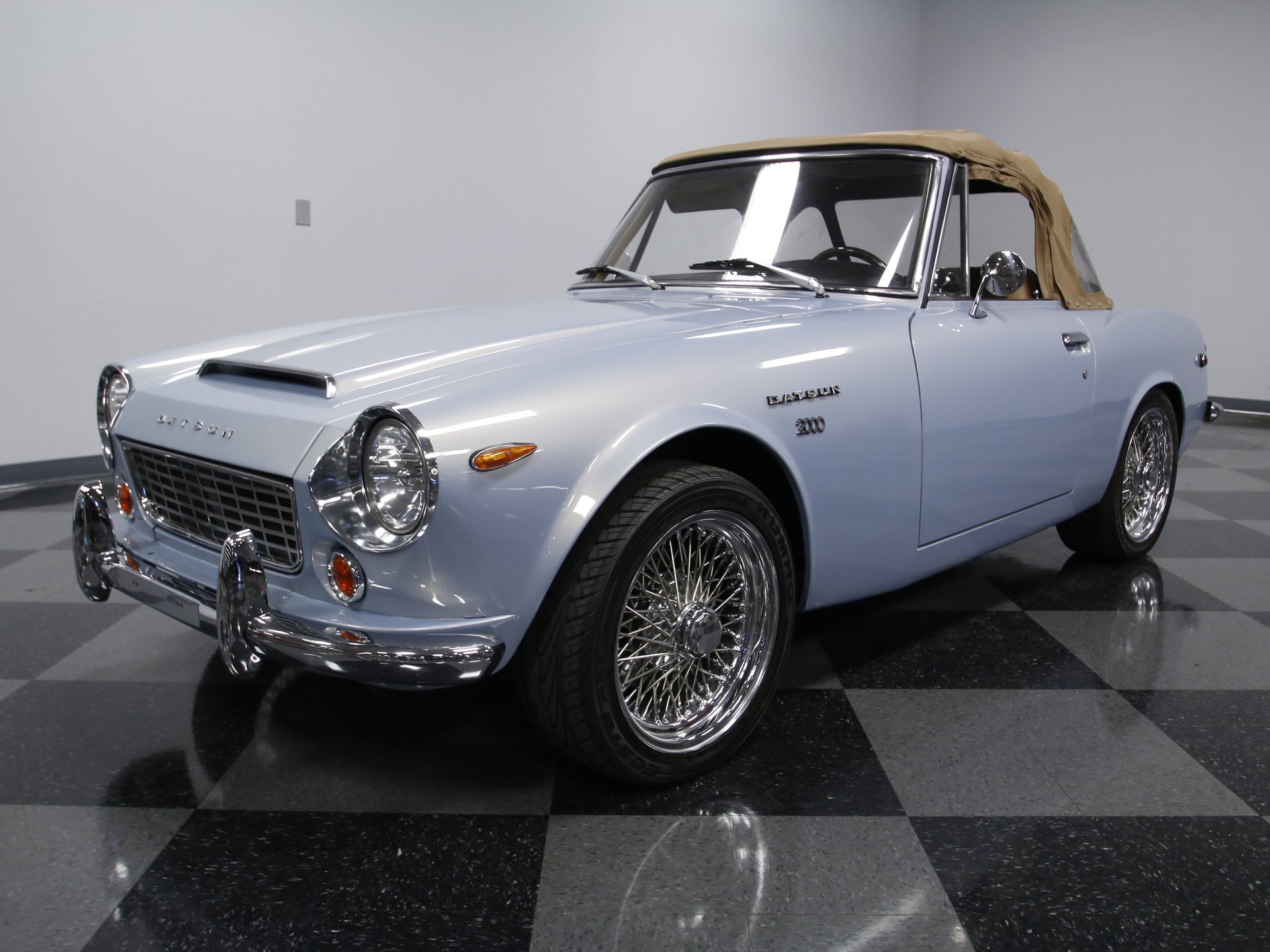 Datsun 2000