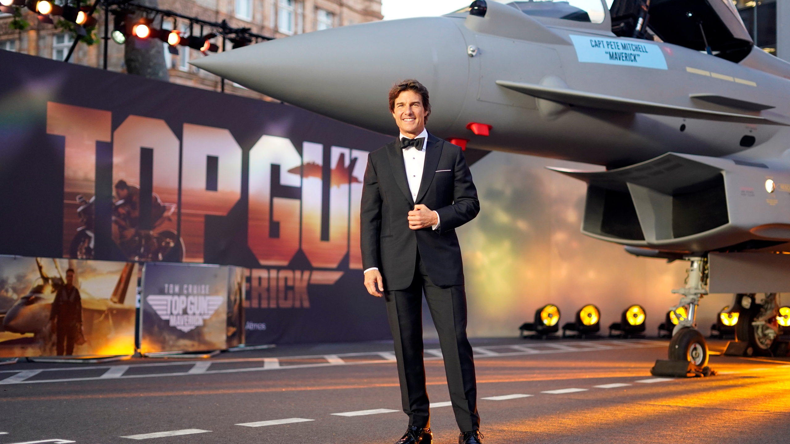 Top Gun' and Tom Cruise return to the danger zone