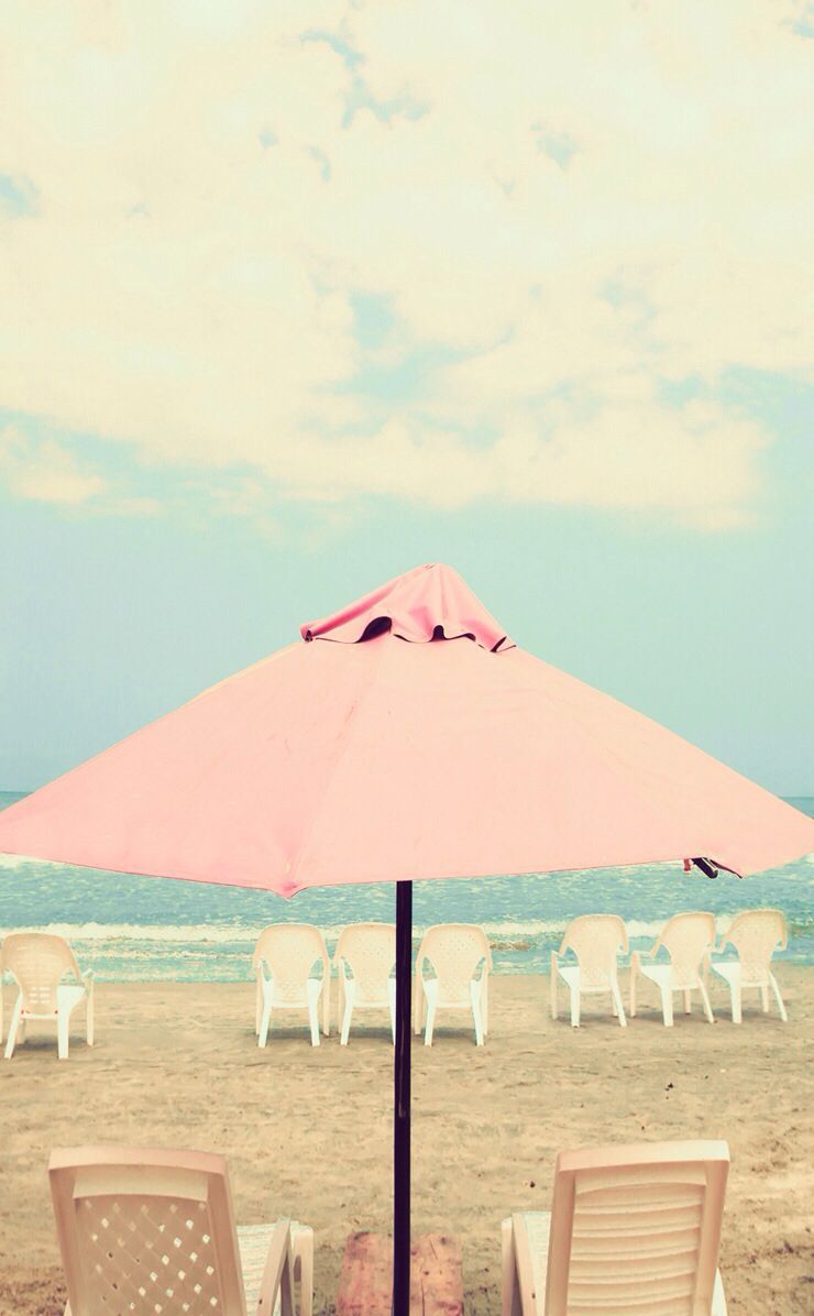 Vintage Beach iPhone Wallpaper
